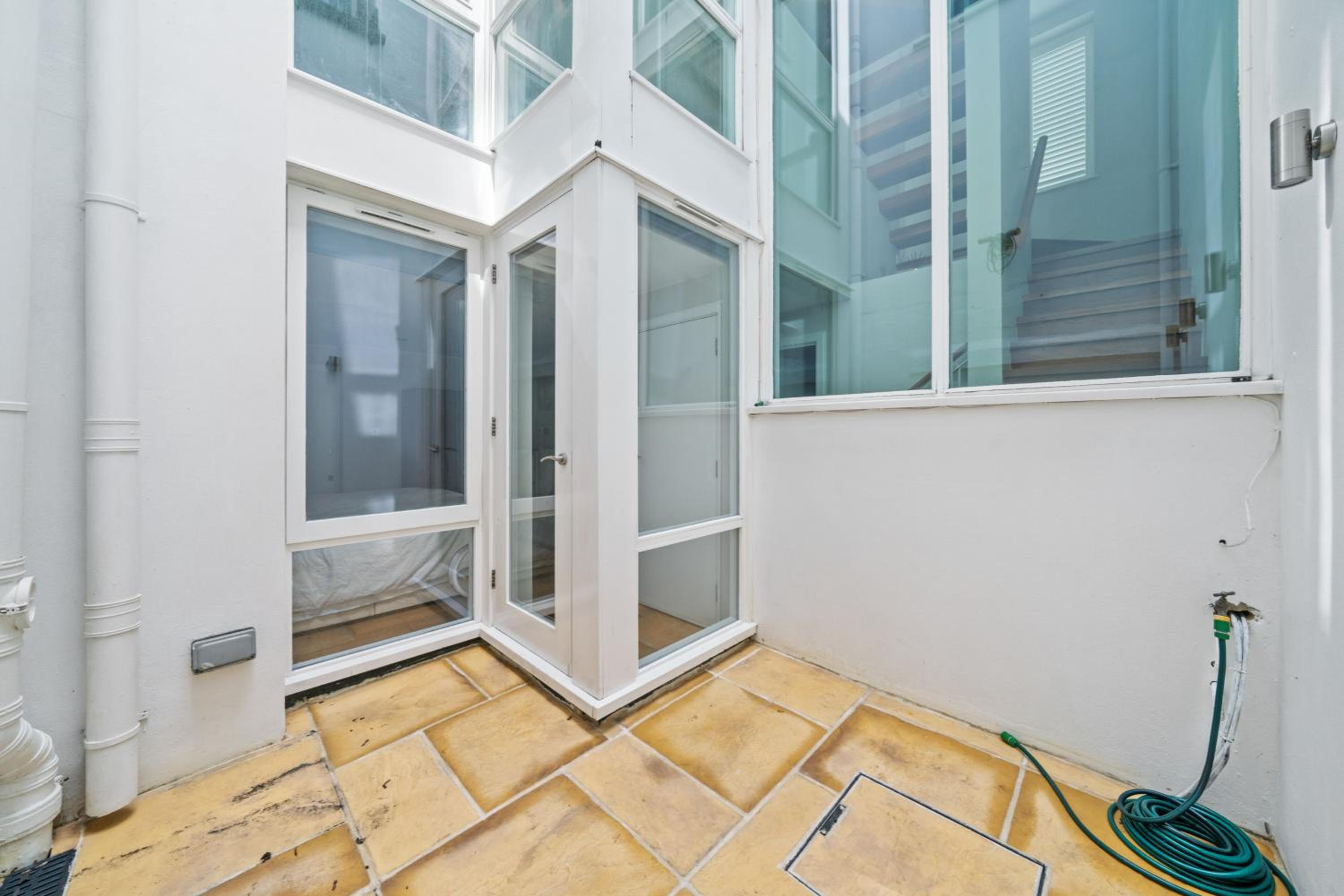 3 Bed City Centre House Sleeps 6 - Parking Wifi