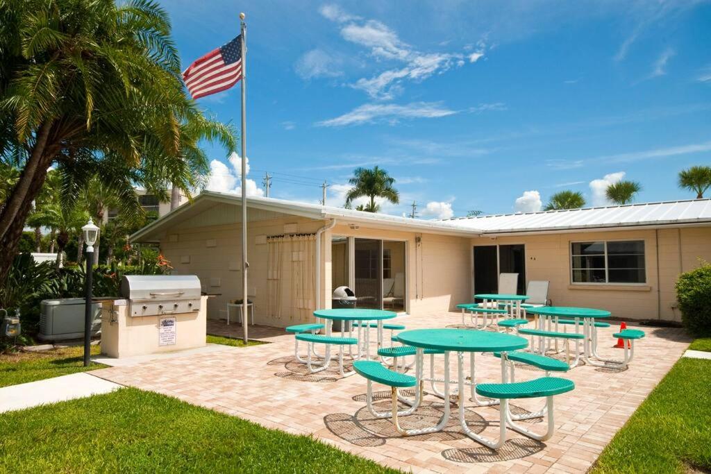 Jamaica Royale #40 - 3 Heated Pools on the Beach! view 4