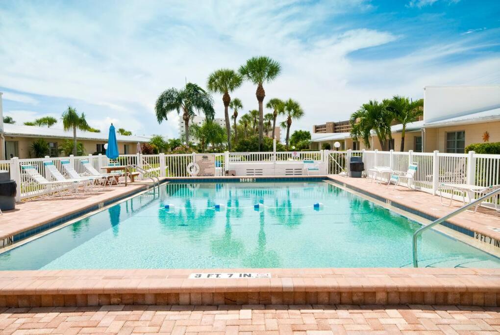 Jamaica Royale #40 - 3 Heated Pools on the Beach! view 5
