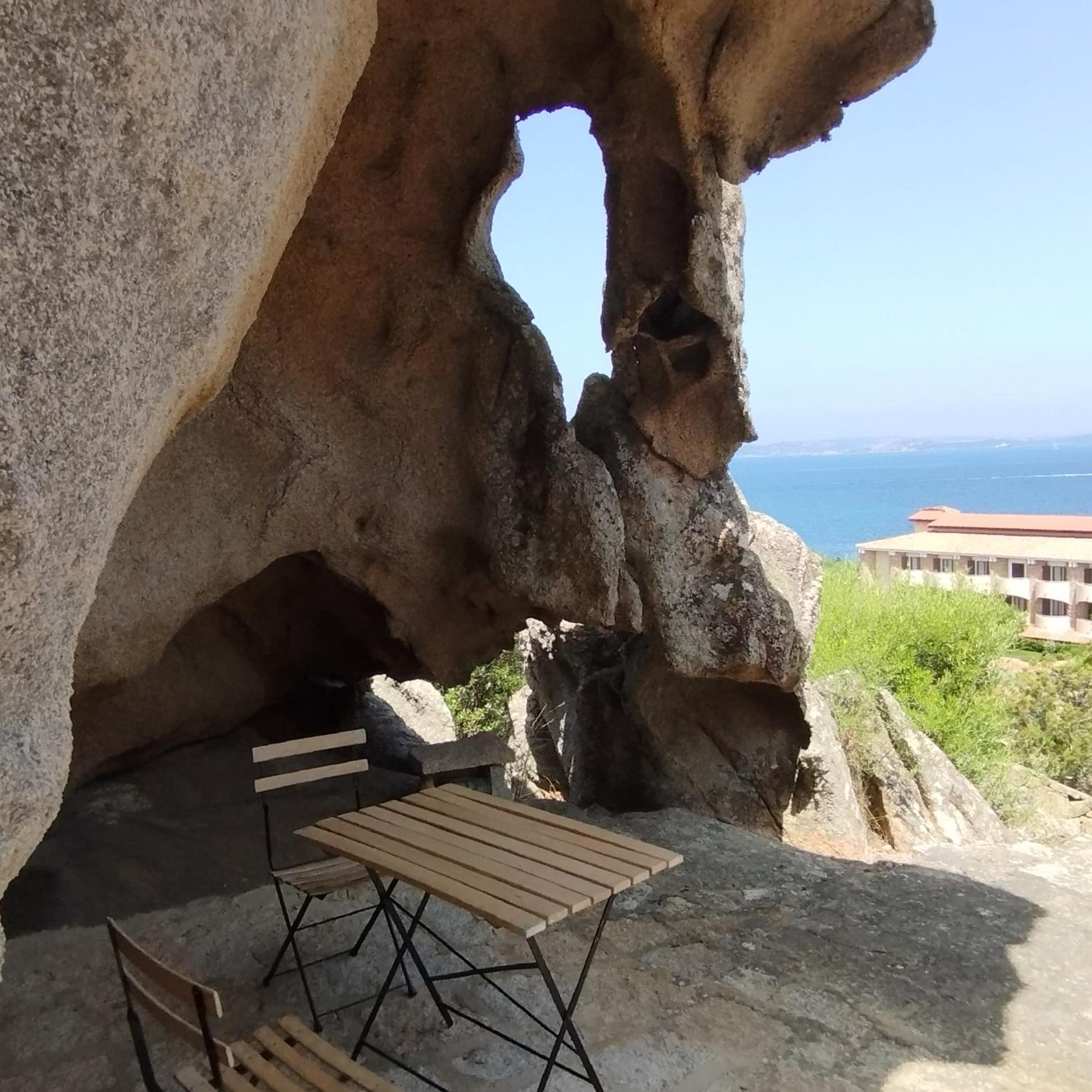 Seaside Apartment Baja Sardinia - Rent from August 8, 2026, to August 29, 2026