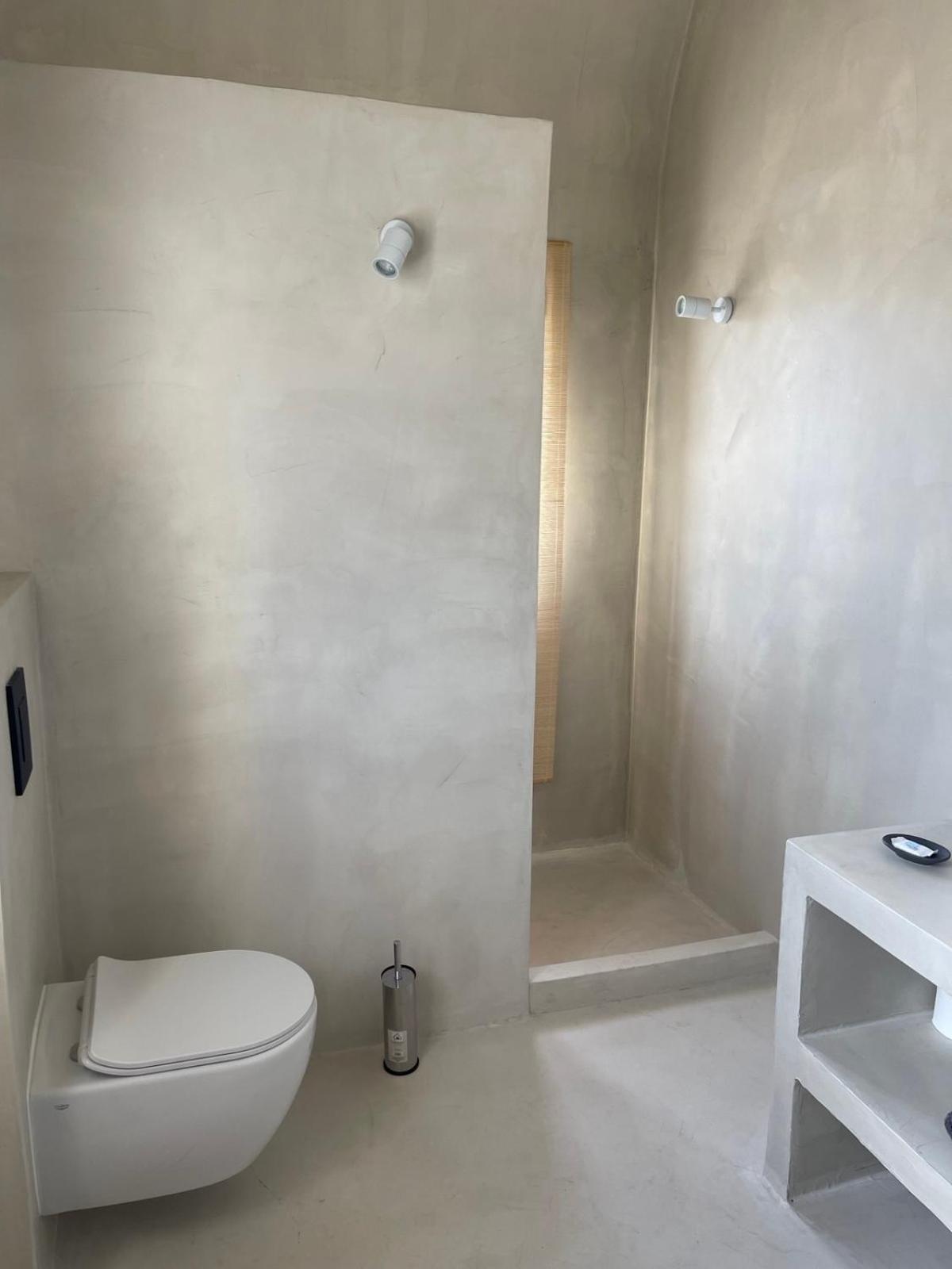 Lejardin suites santorini