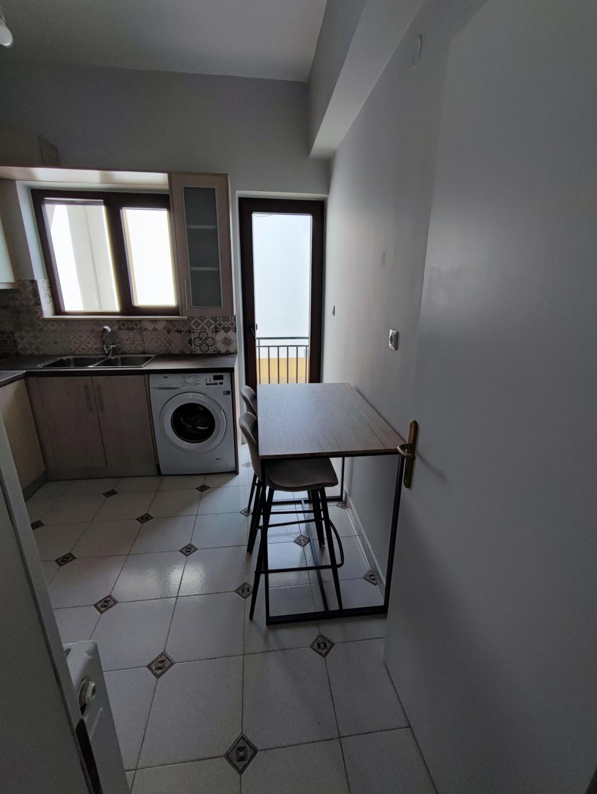 Watch Penthouse City Center & parking view 4