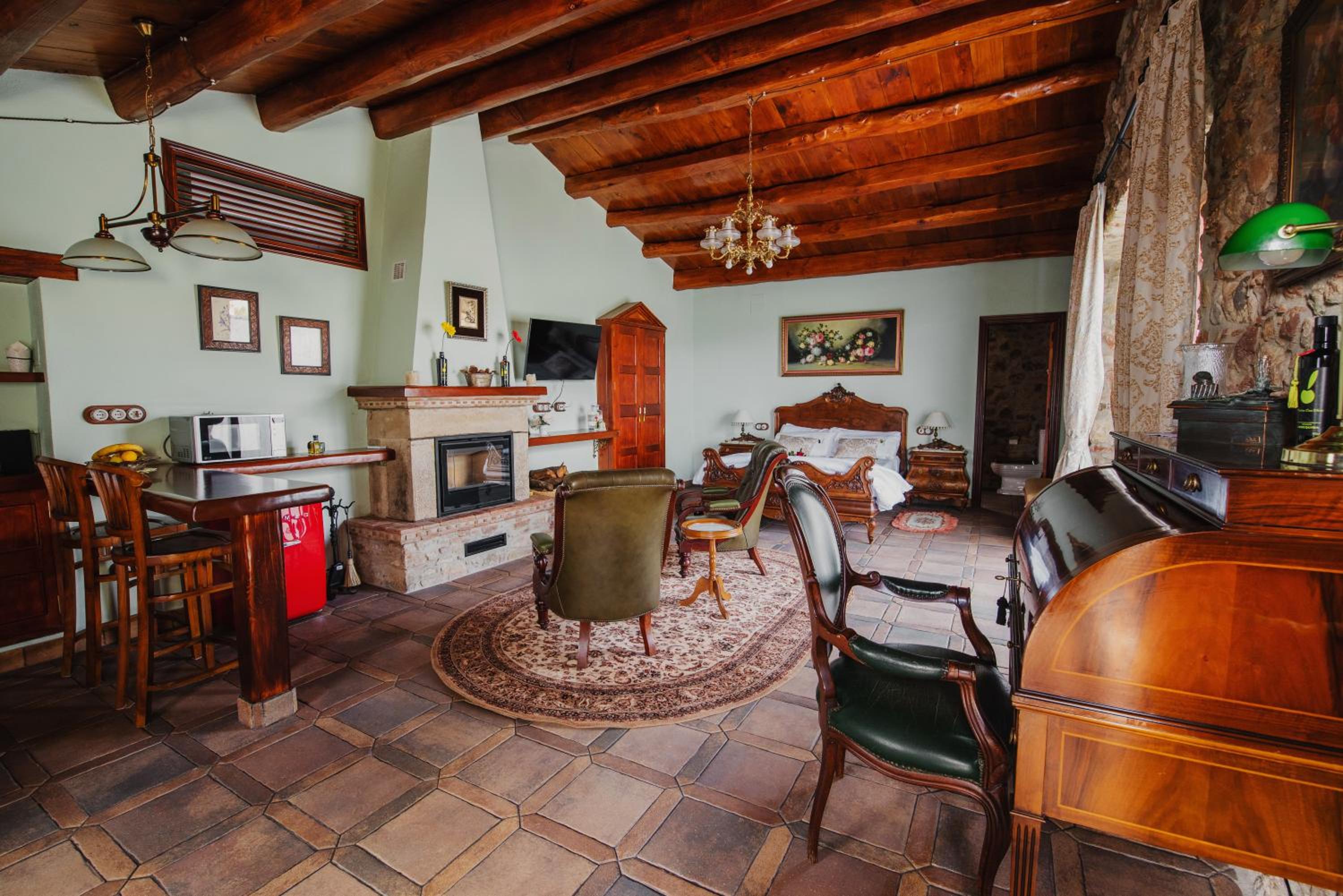 Masia Can Viver - Olive oil tourism B&B