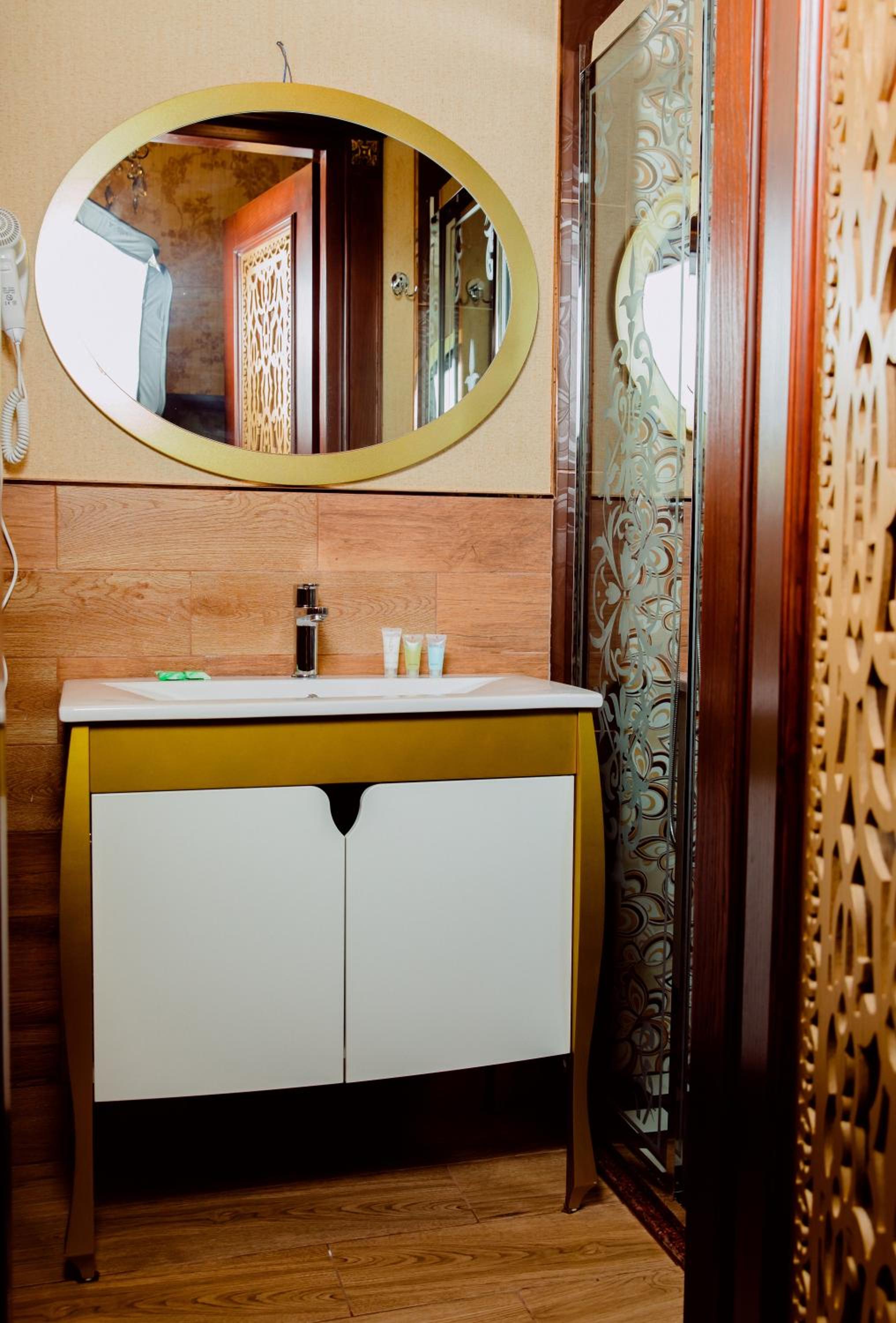 Royal Antique Boutique Hotel