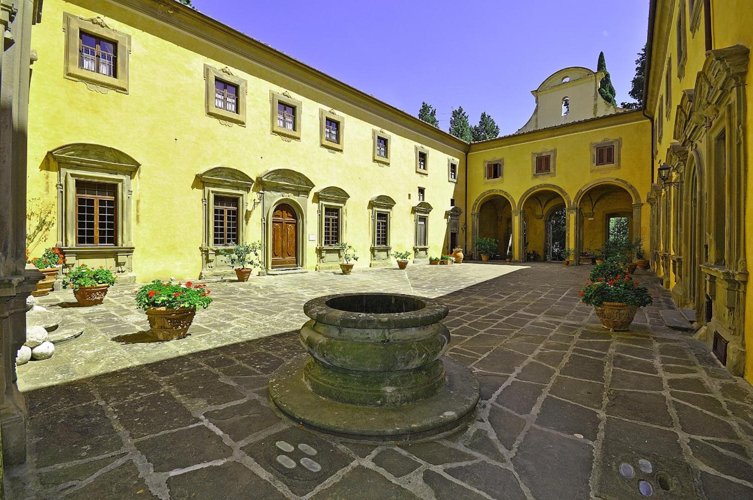 Castello di Montegufoni by PosarelliVillas