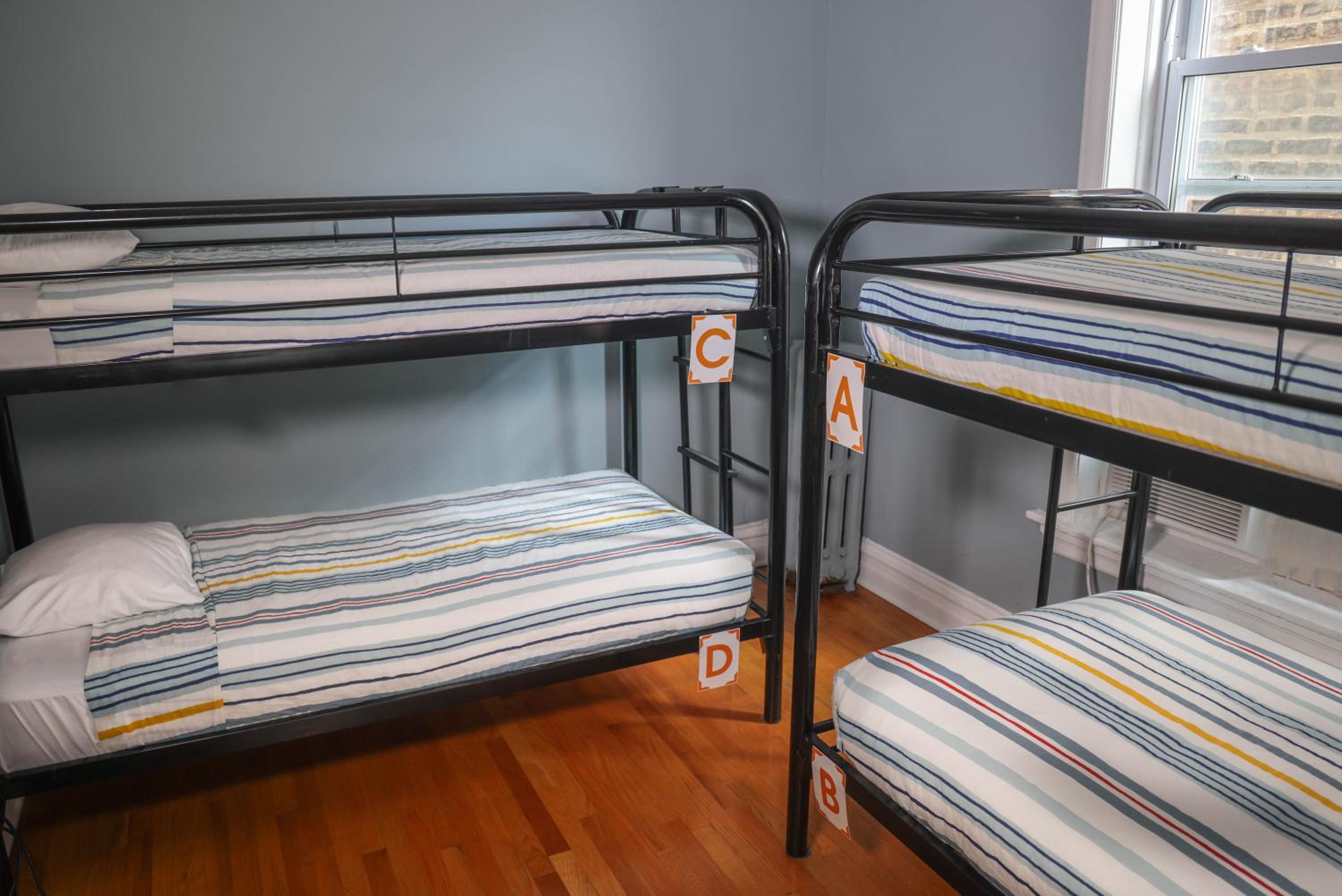 Wrigley Hostel - Chicago