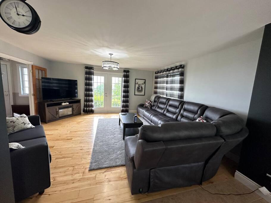Spacieux chalet 4CH - Salon, billard, foyer et VUE