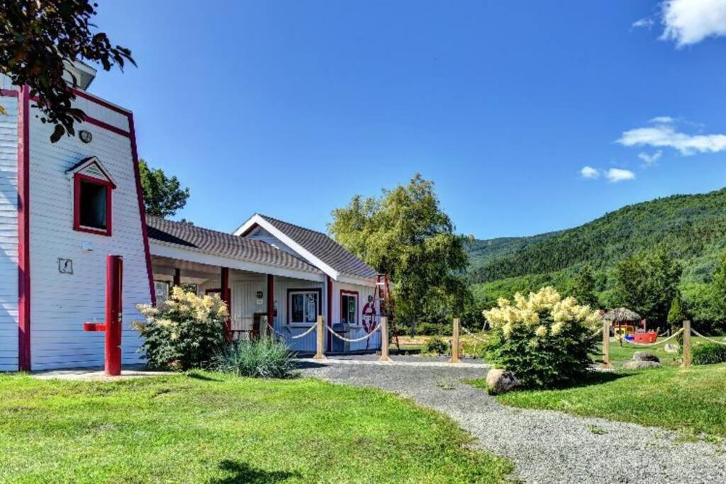 Spacieux chalet 4CH - Salon, billard, foyer et VUE