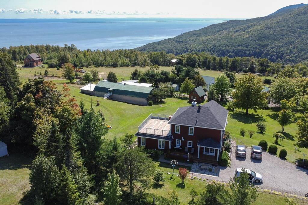 Spacieux chalet 4CH - Salon, billard, foyer et VUE
