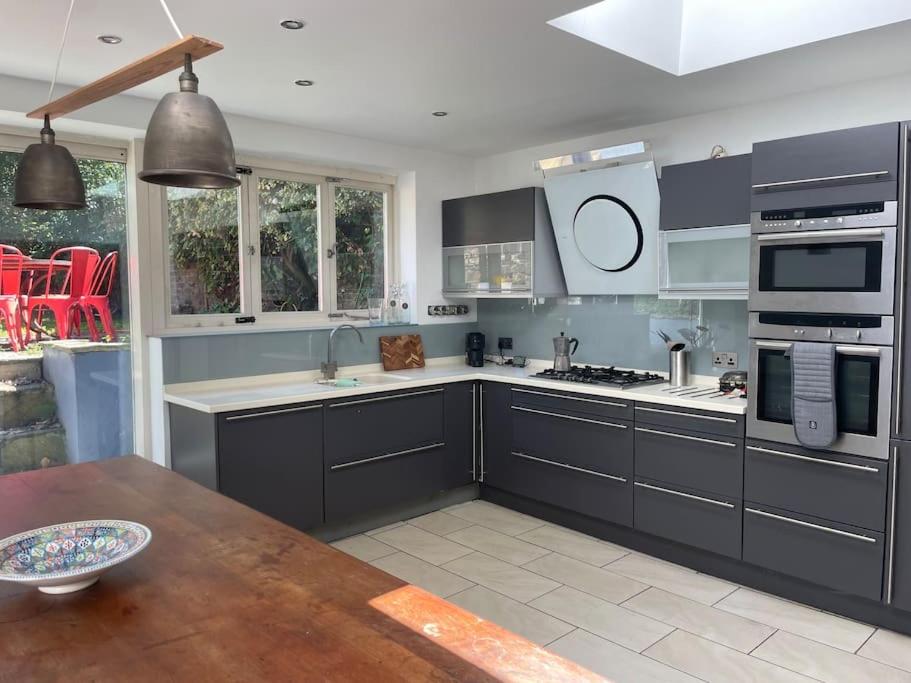 Beautiful London Victorian house, sleeps 12