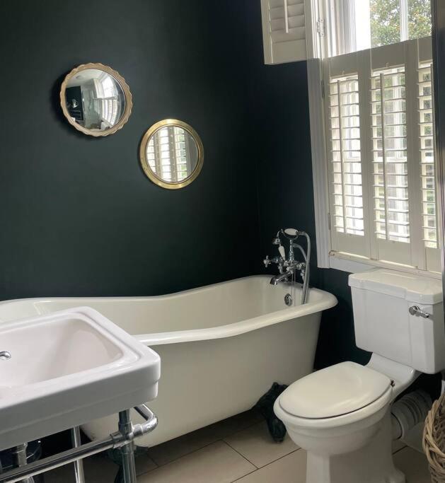 Beautiful London Victorian house, sleeps 12
