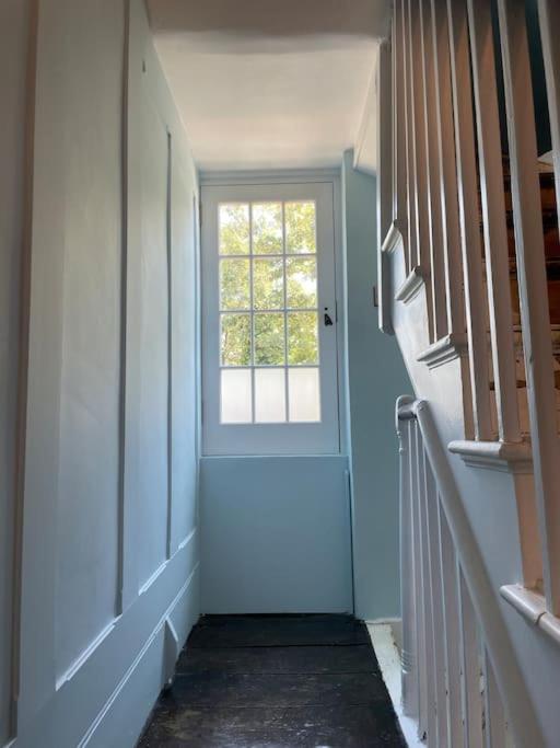 Beautiful London Victorian house, sleeps 12
