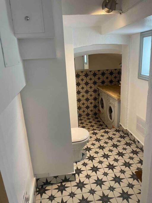 Beautiful London Victorian house, sleeps 12