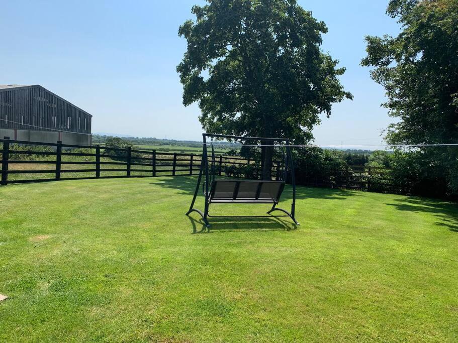 Newton Hall Farm cottage, hot tub garden views Nr Lytham Ribby view 3