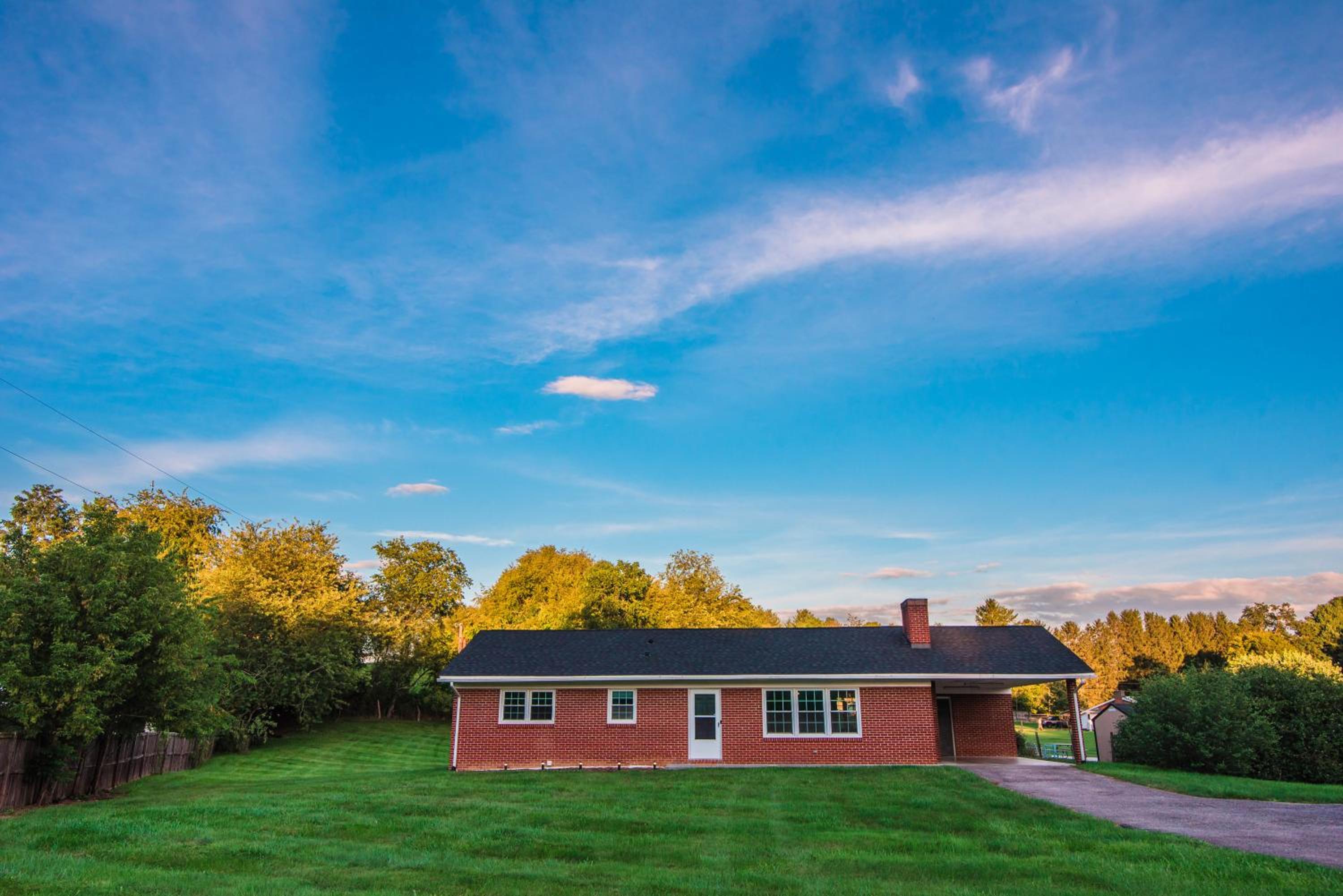 Mount Tabor Ranch near VT - King Bed/Fast Wi-Fi view 2