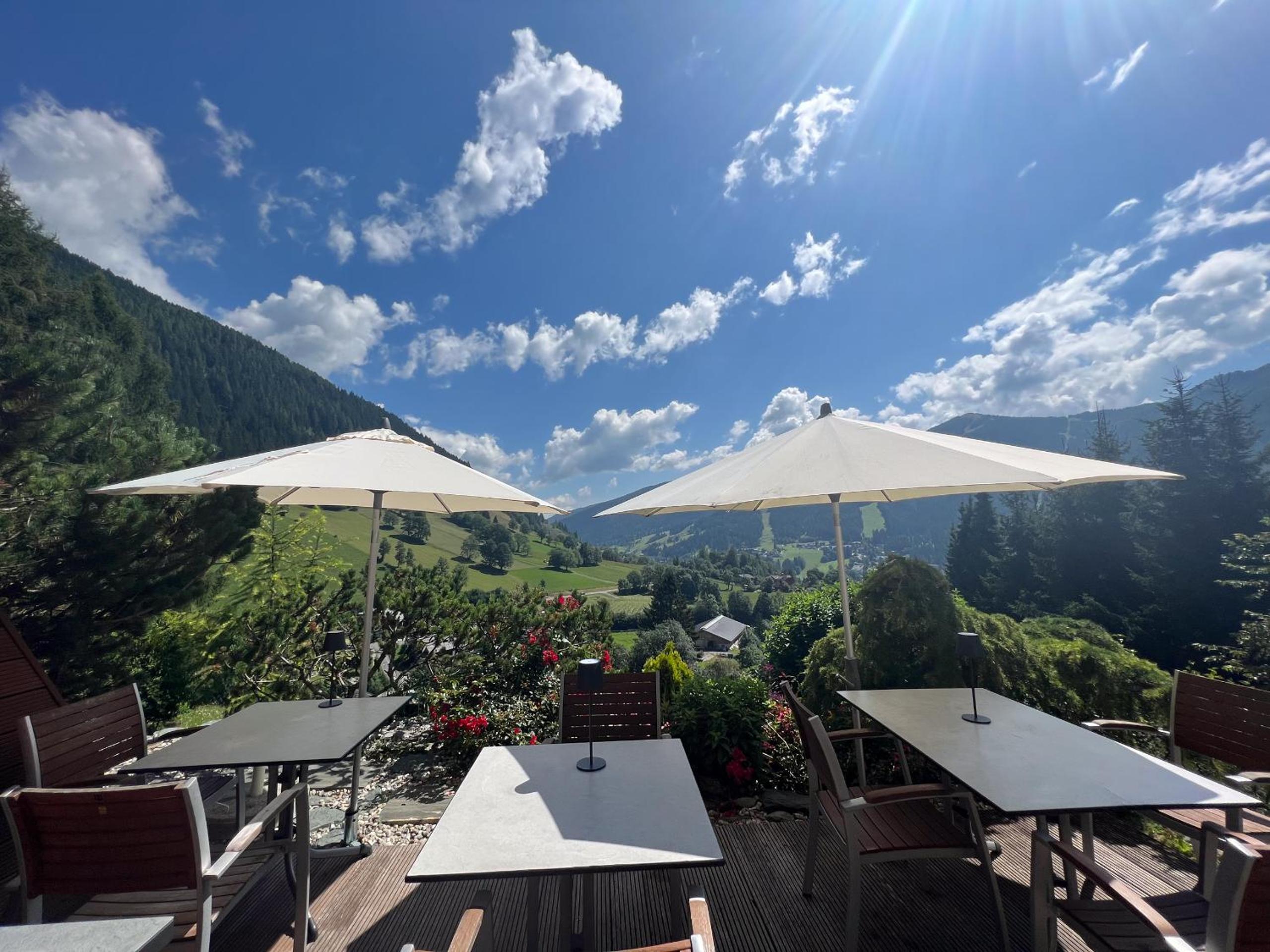 Pension & Appartements Ronacherhof -Mountain Hideaway Slopeside