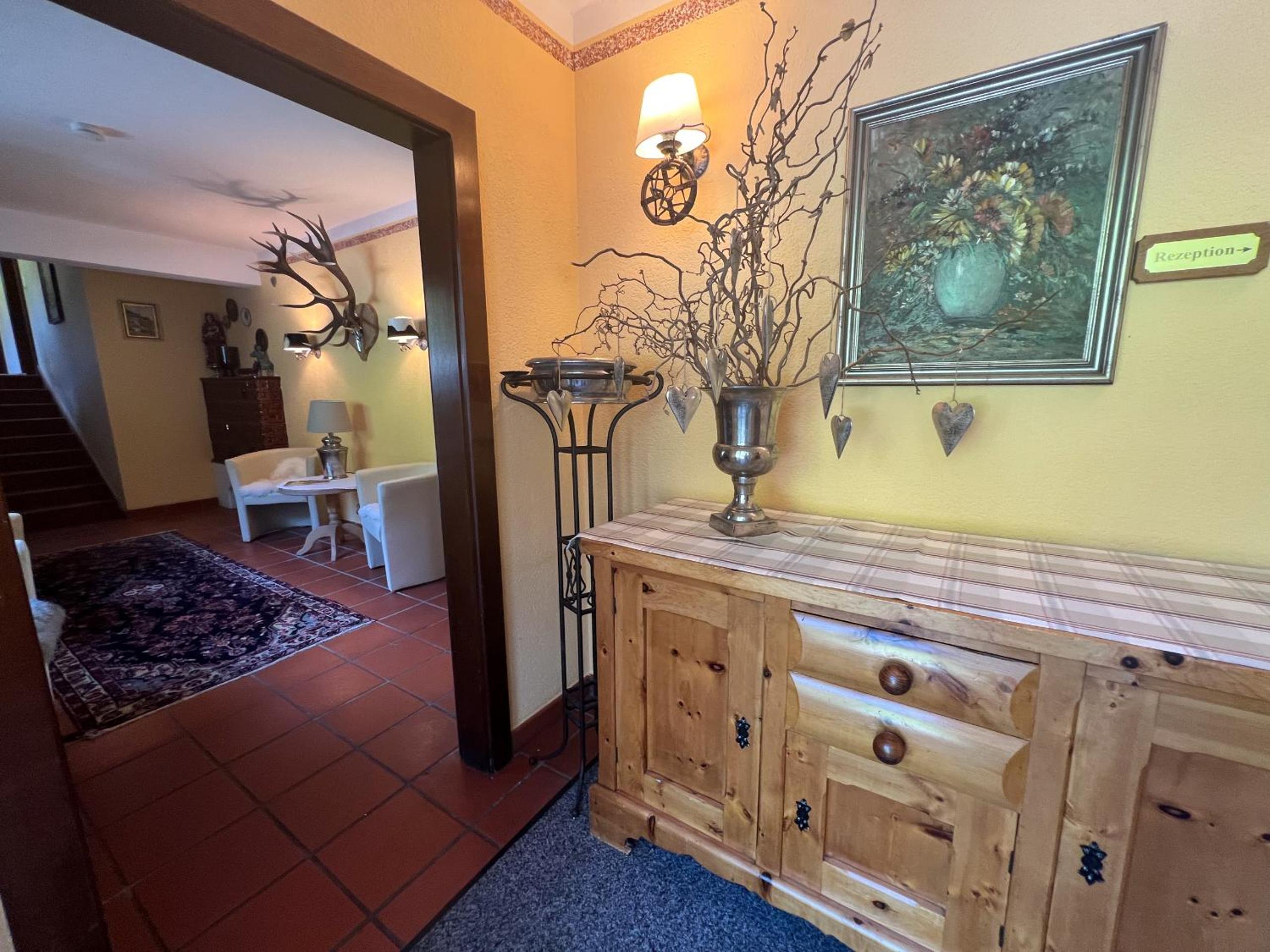 Pension & Appartements Ronacherhof -Mountain Hideaway Slopeside