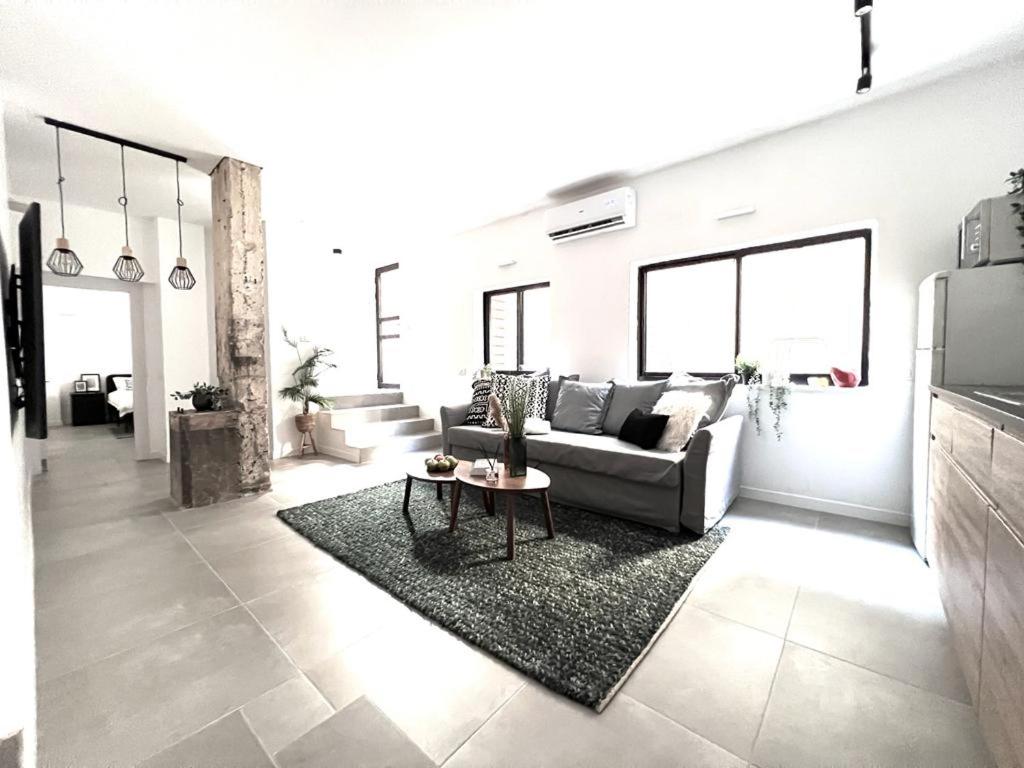 Florentine modern apartment with cool private terrace view 3