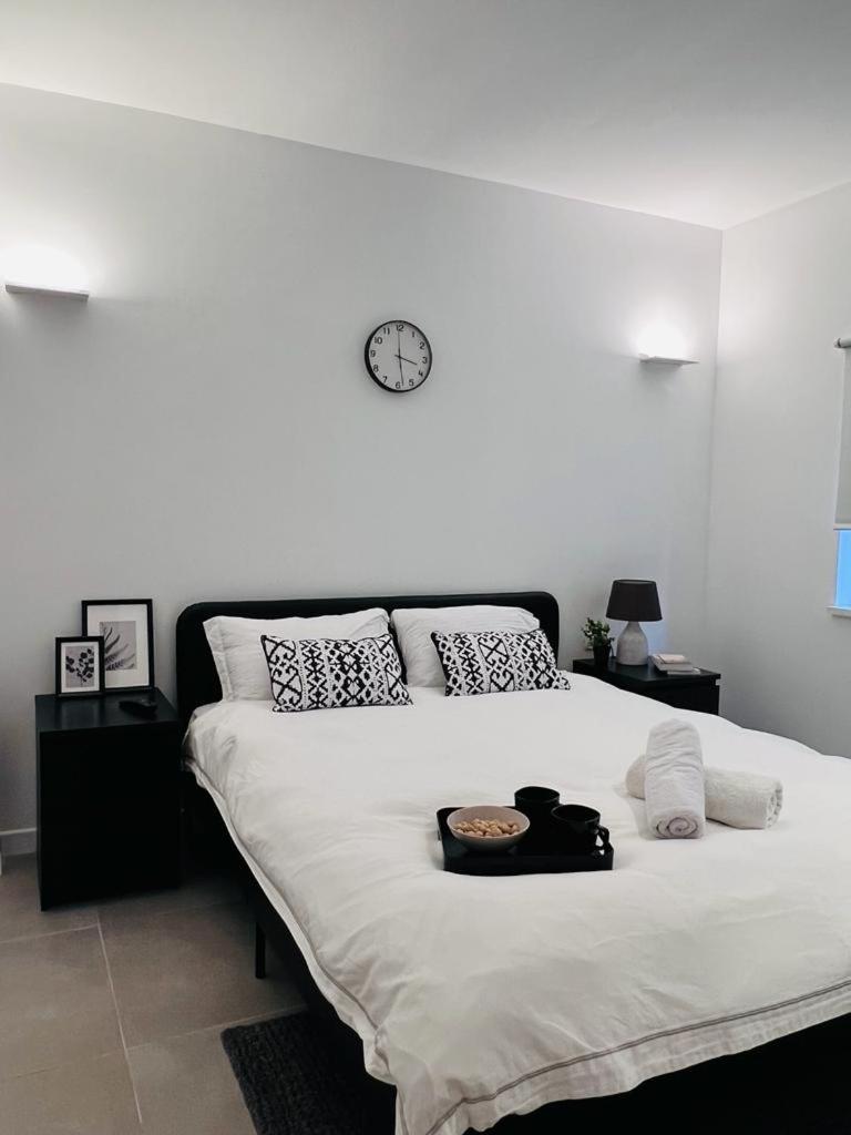 Florentine modern apartment with cool private terrace view 4