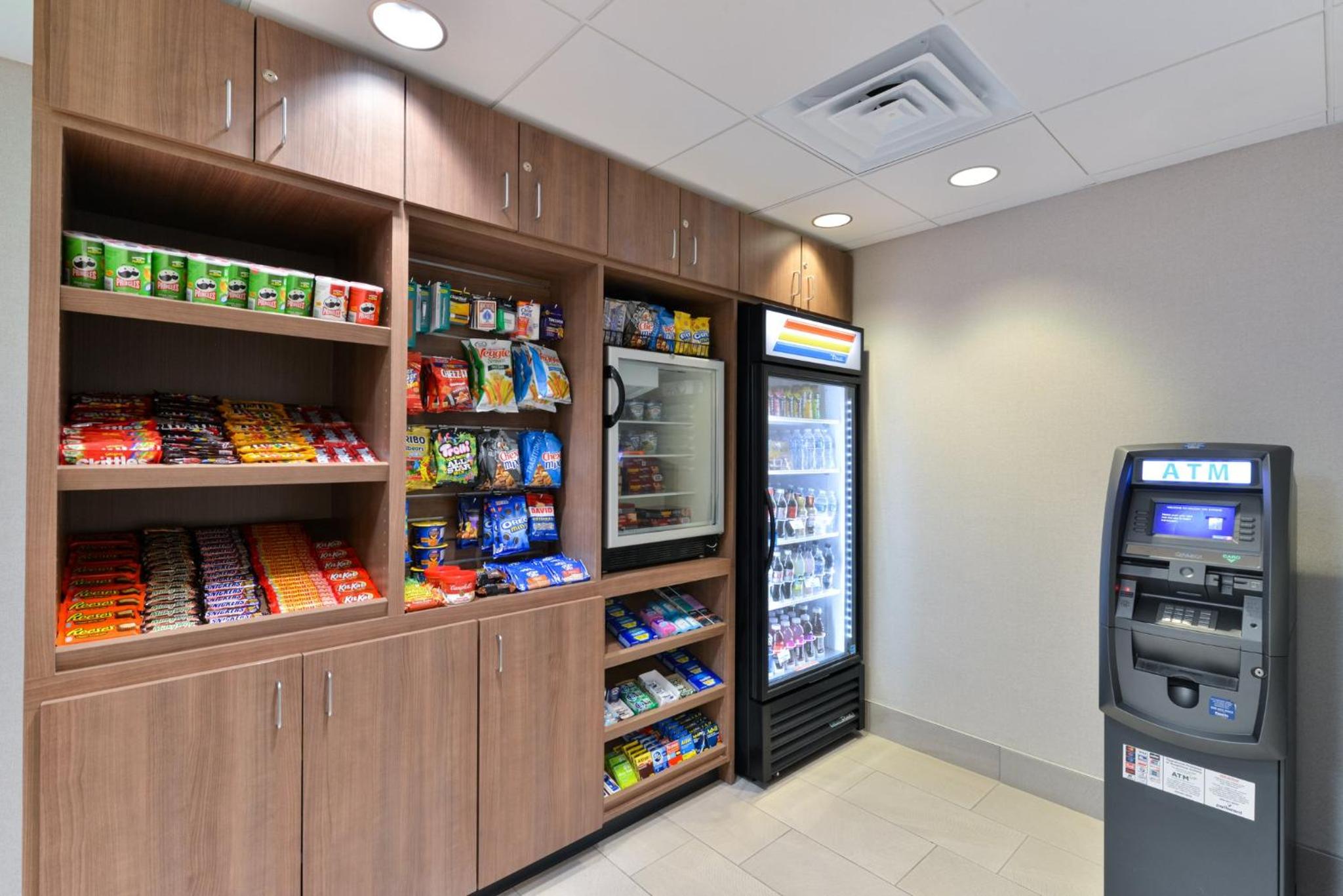 Holiday Inn Hotel Suites Overland Park-Convention Center, an IHG Hotel - Property Image 55