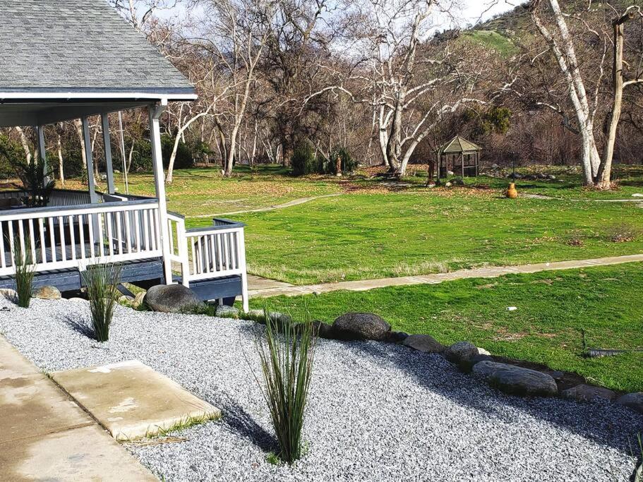 Oasis Riverfront House -10 min to Sequoia view 2