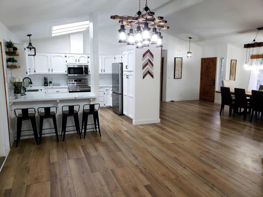 Oasis Riverfront House -10 min to Sequoia view 5