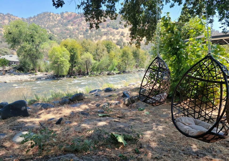 Oasis Riverfront House -10 min to Sequoia view 3