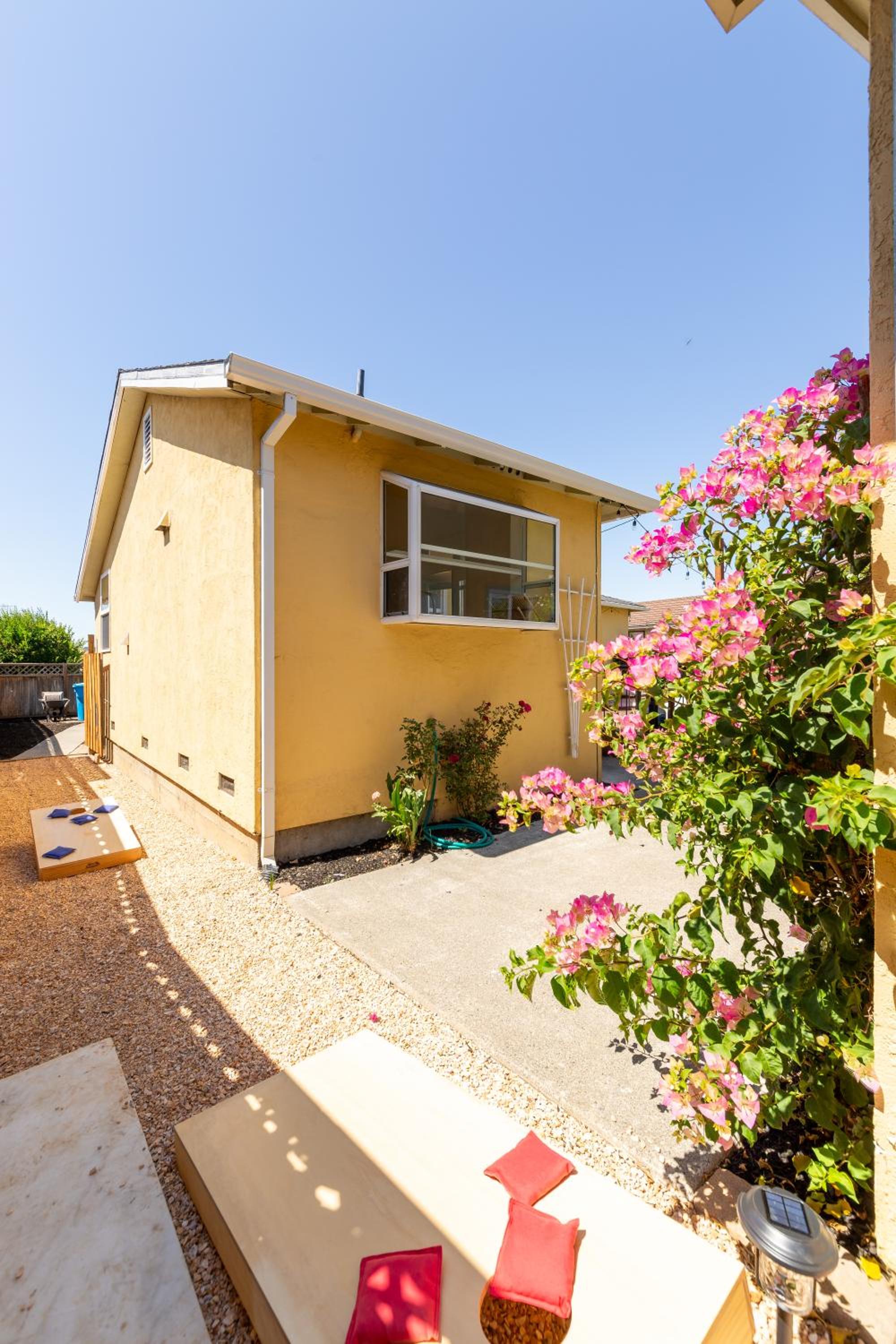 Petaluma Vacations - Spacious Renovated Petaluma Home- Pool Table, Fire Pit, Parking - Property Image 12