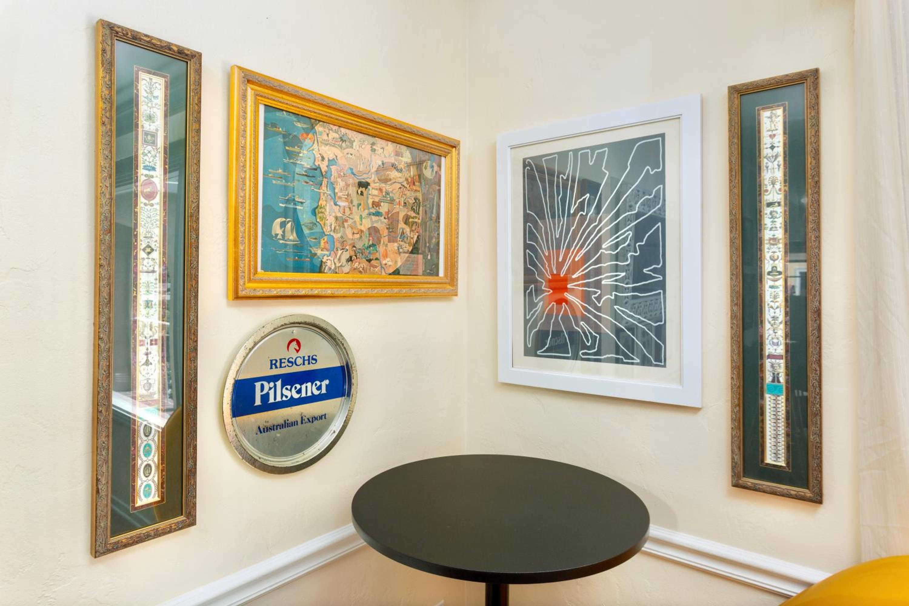 Petaluma Vacations - Spacious Renovated Petaluma Home- Pool Table, Fire Pit, Parking - Property Image 3