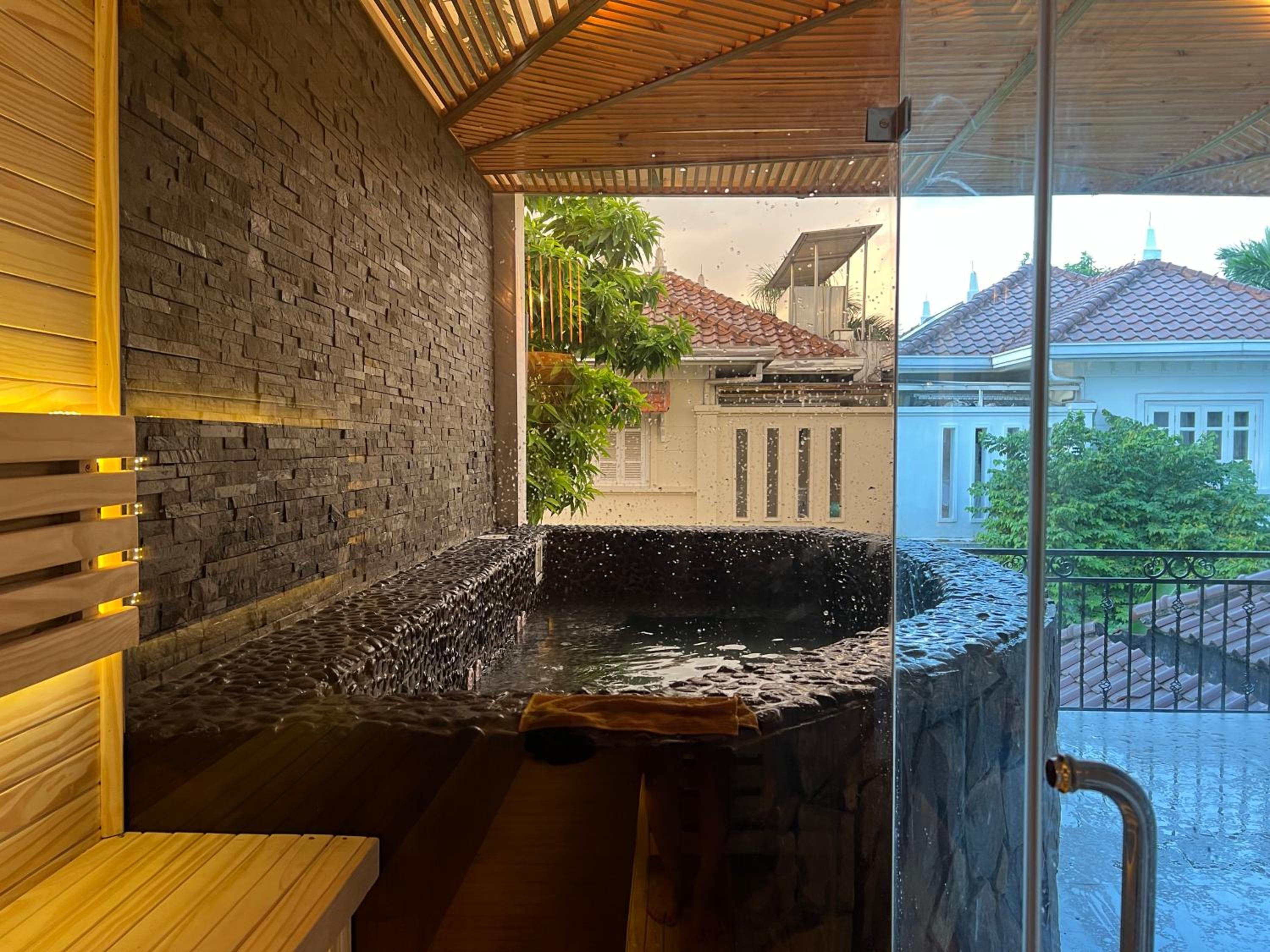 Perfect private villa and outdoor spa with garden 4 bedrooms