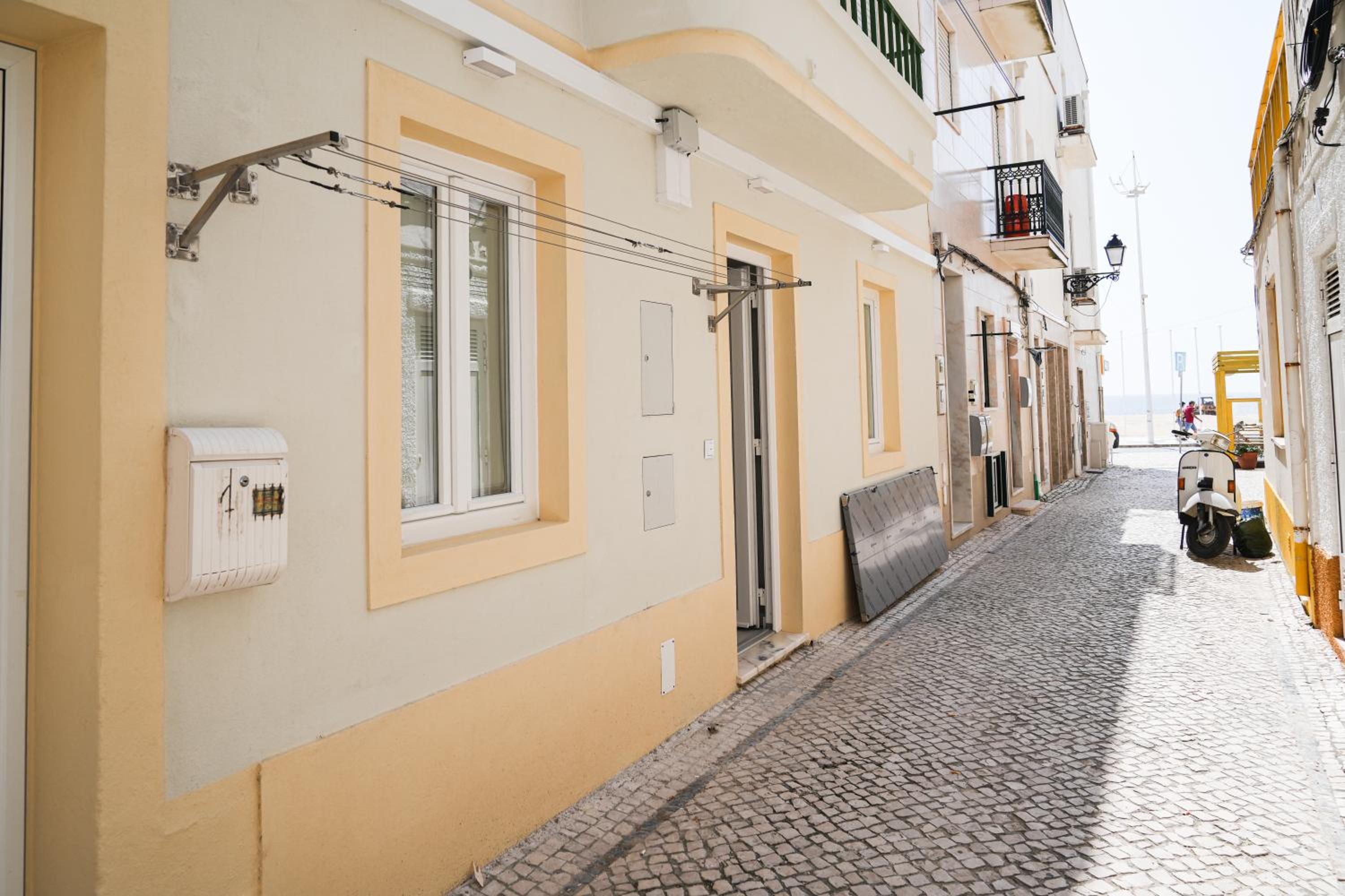 Nazaré one bedroom, 2 mins from the beach view 2