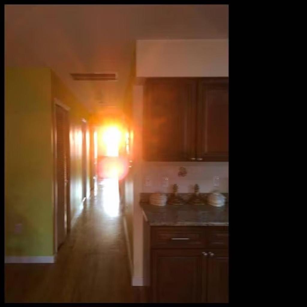Business & Family Friendly Balcony Jacuzzi Free Park