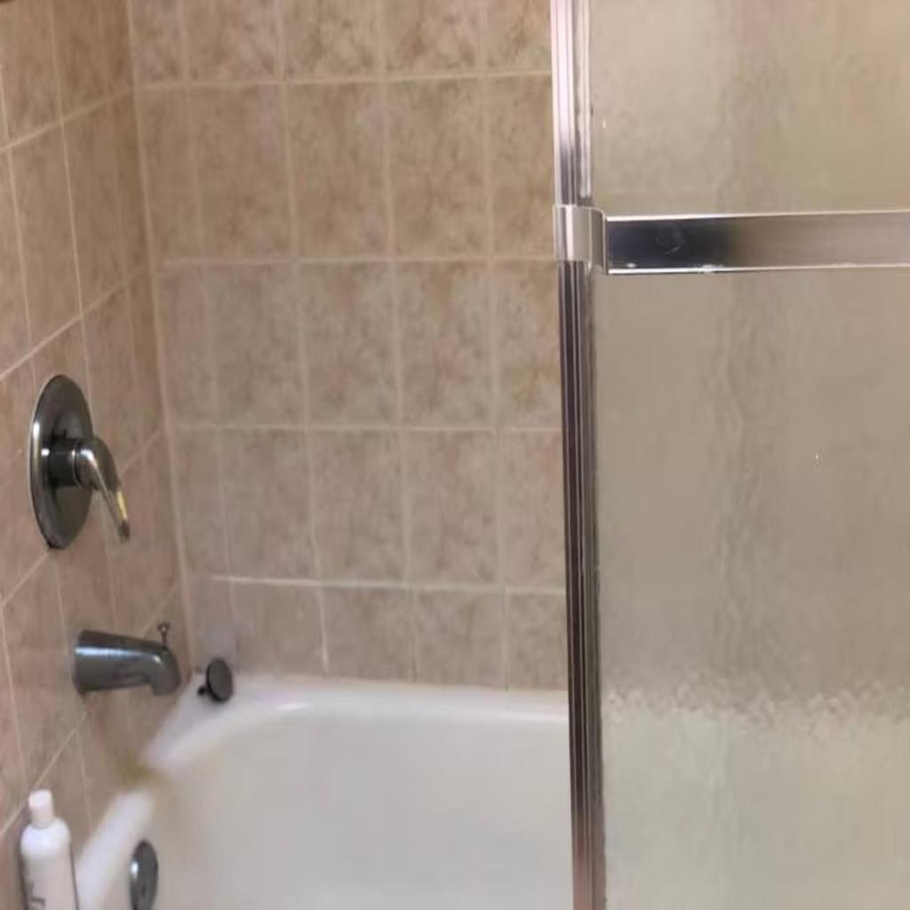 Business & Family Friendly Balcony Jacuzzi Free Park