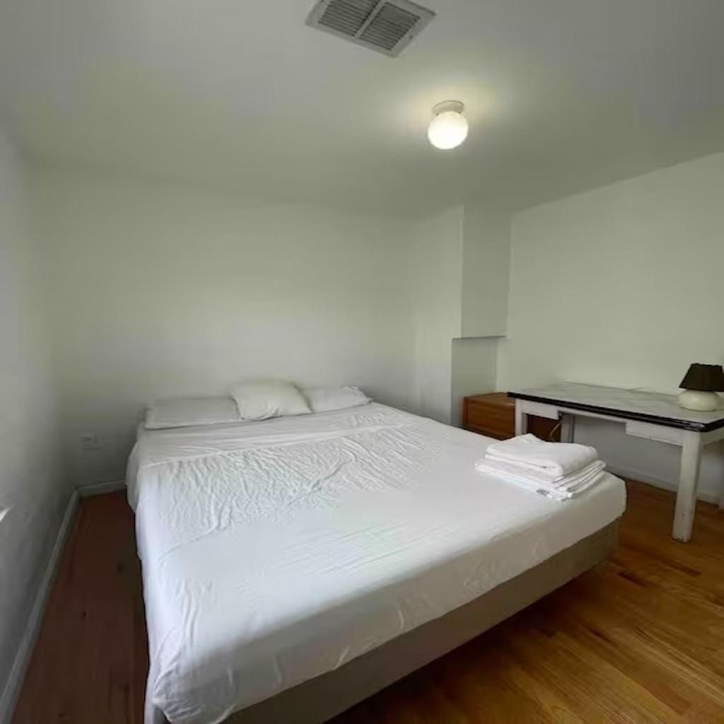 Business & Family Friendly Balcony Jacuzzi Free Park