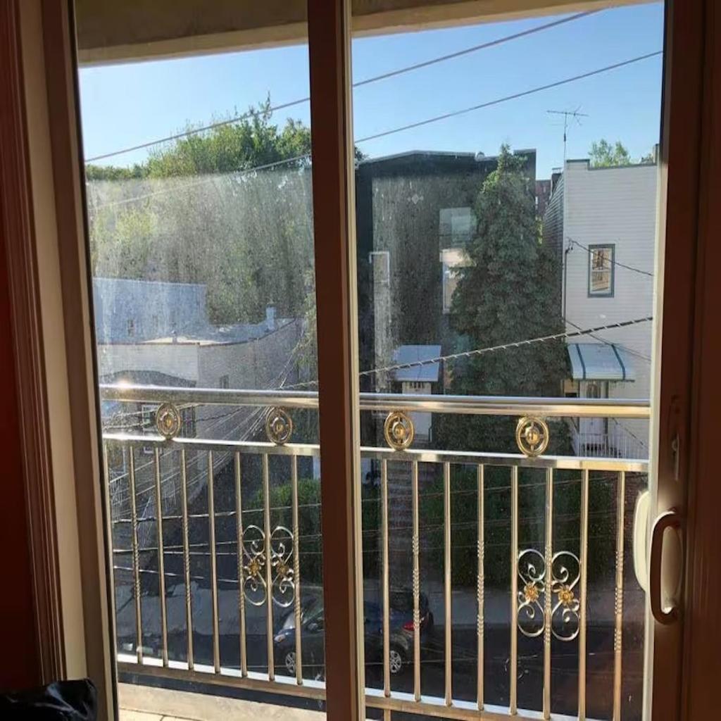 Business & Family Friendly Balcony Jacuzzi Free Park