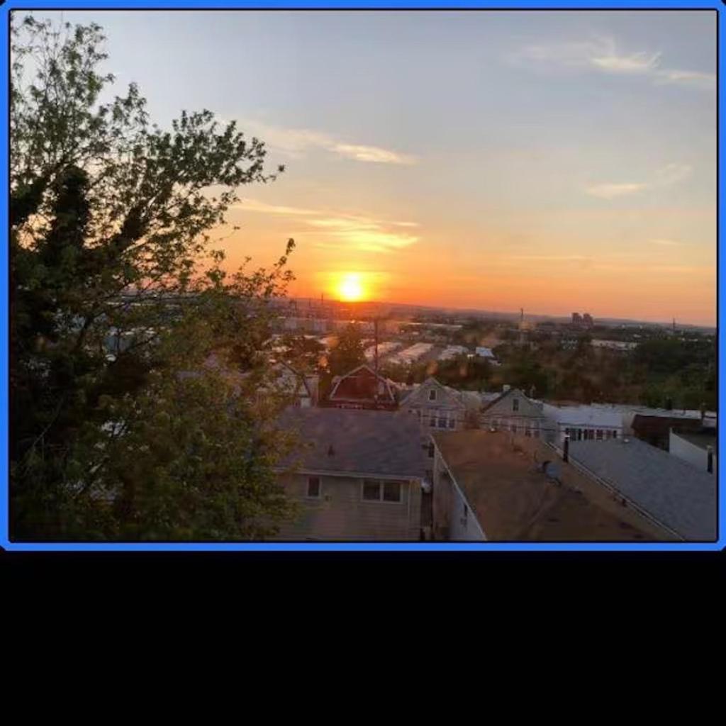 Business & Family Friendly Balcony Jacuzzi Free Park