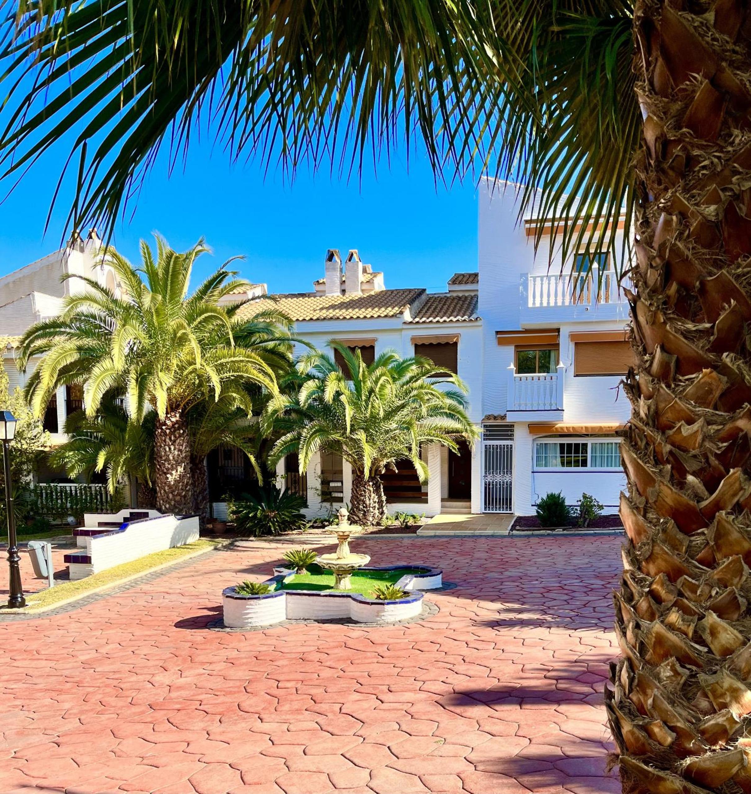 Costa Hispania House by Gloove