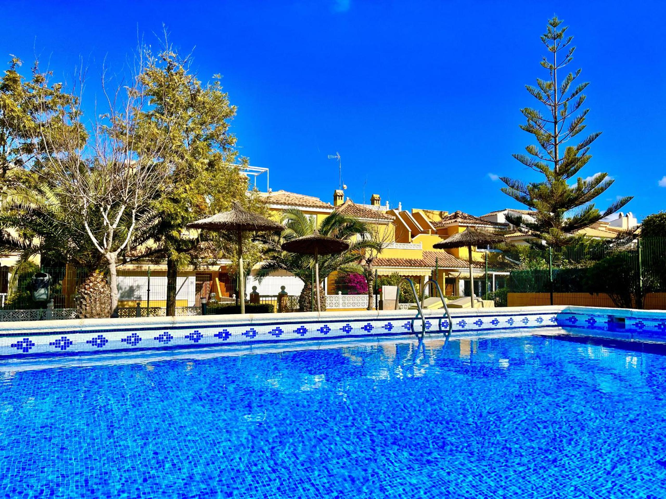Costa Hispania House by Gloove