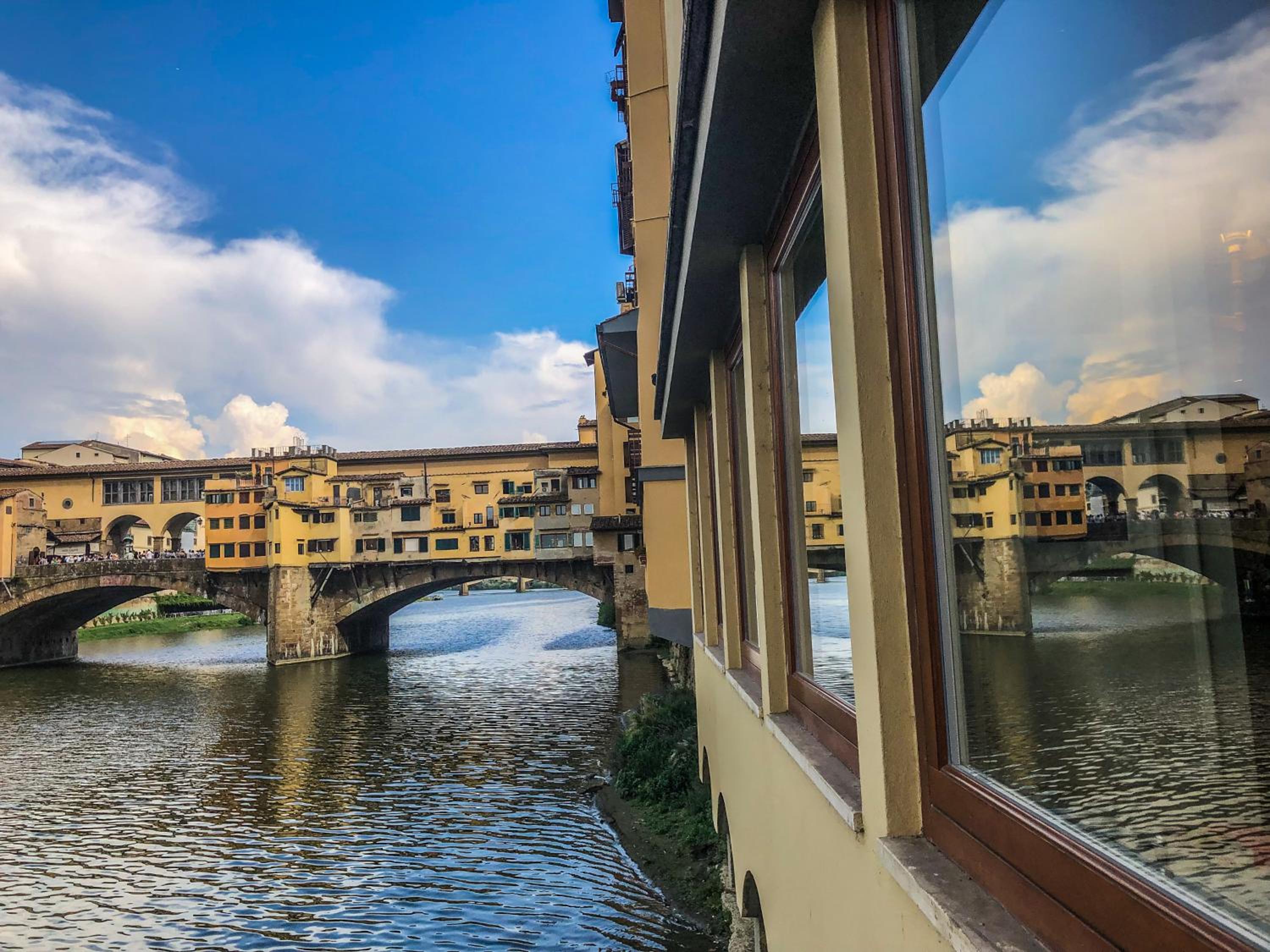 Leonardo luxury apartment