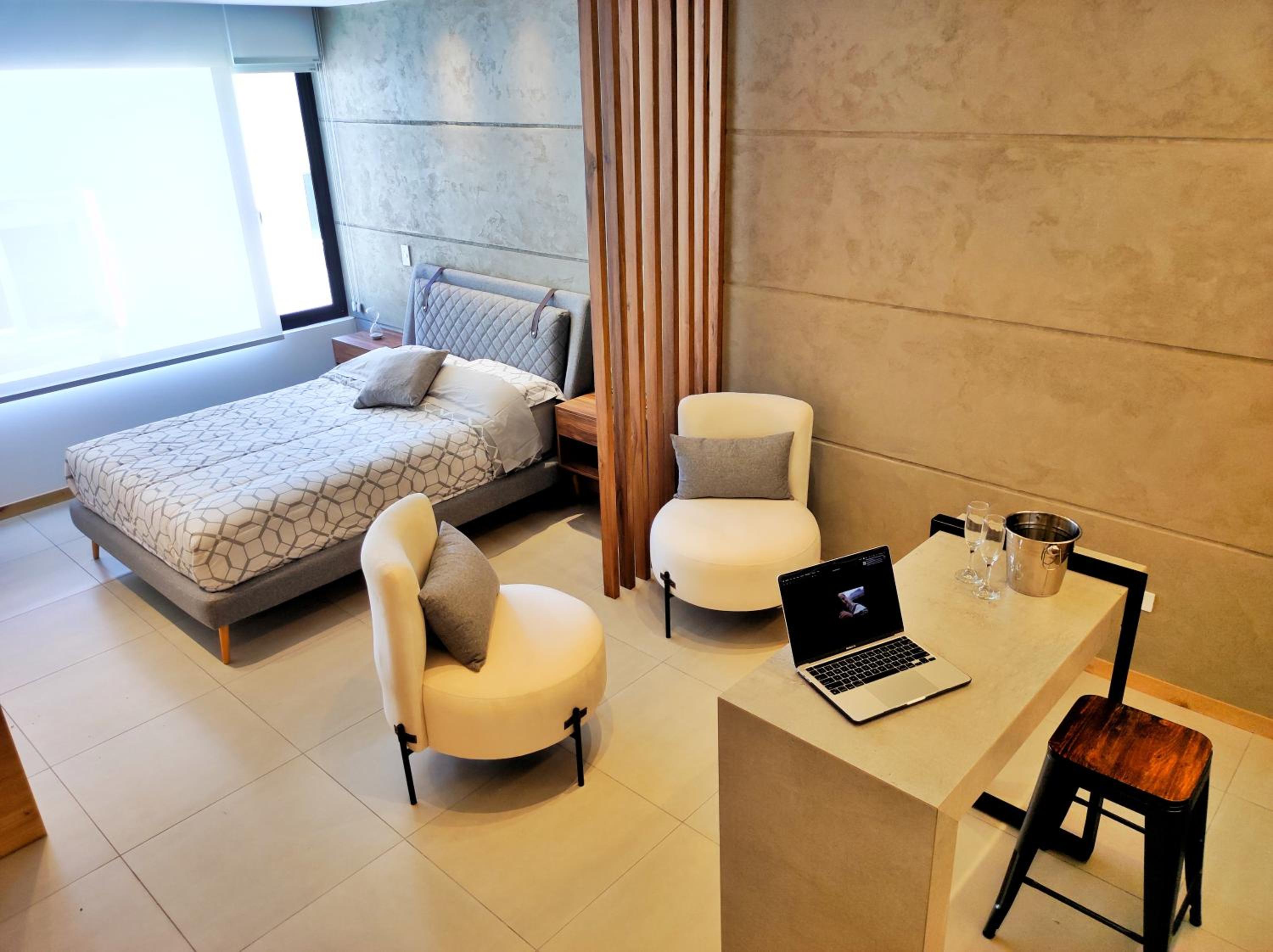 Charming Studio Quito Carolina Coliving Ecuador
