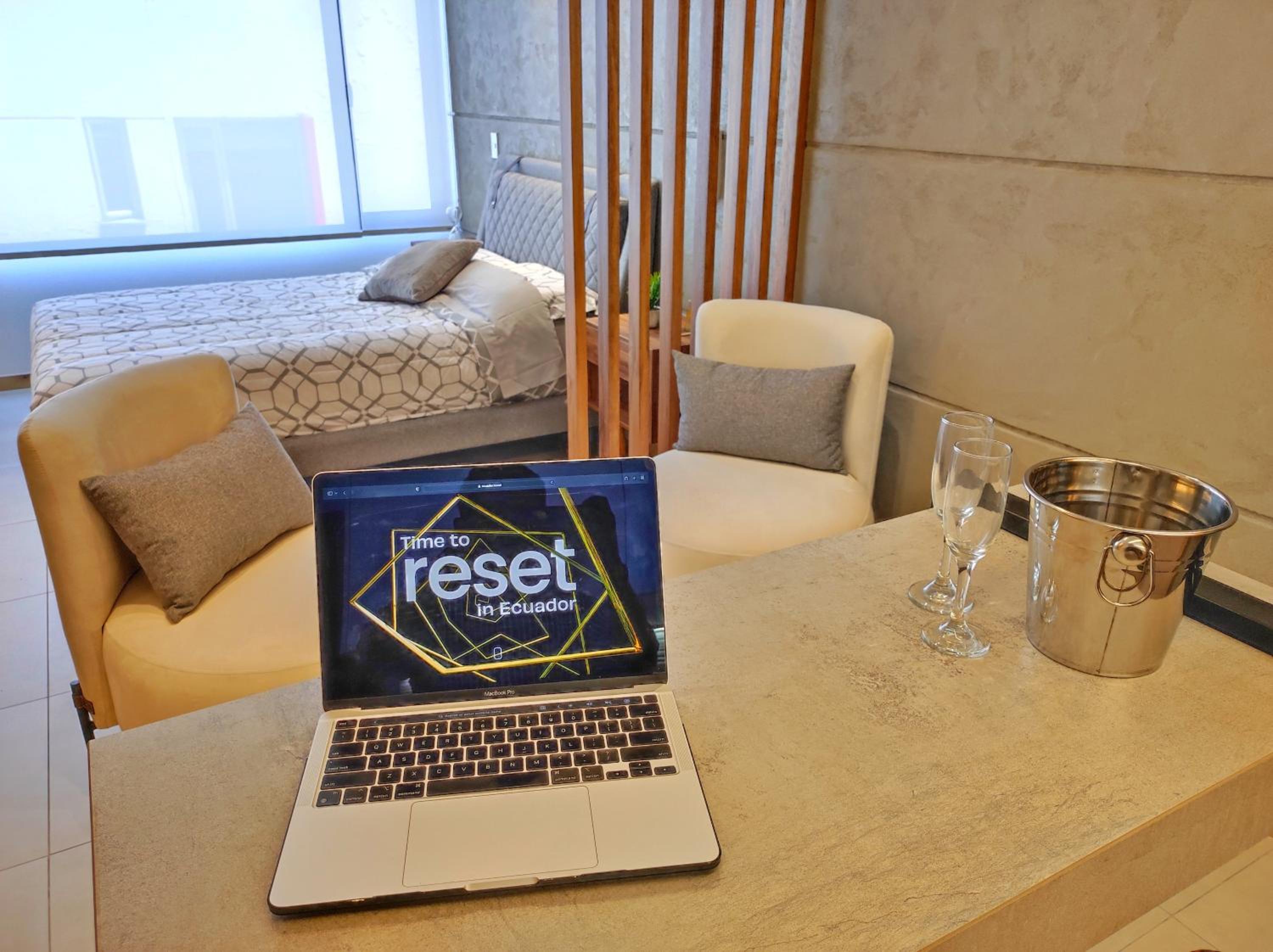 Charming Studio Quito Carolina Coliving Ecuador