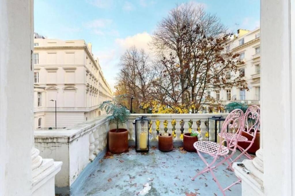 Stunning Hyde Park Home with Private Balcony & Lift Elevator Access