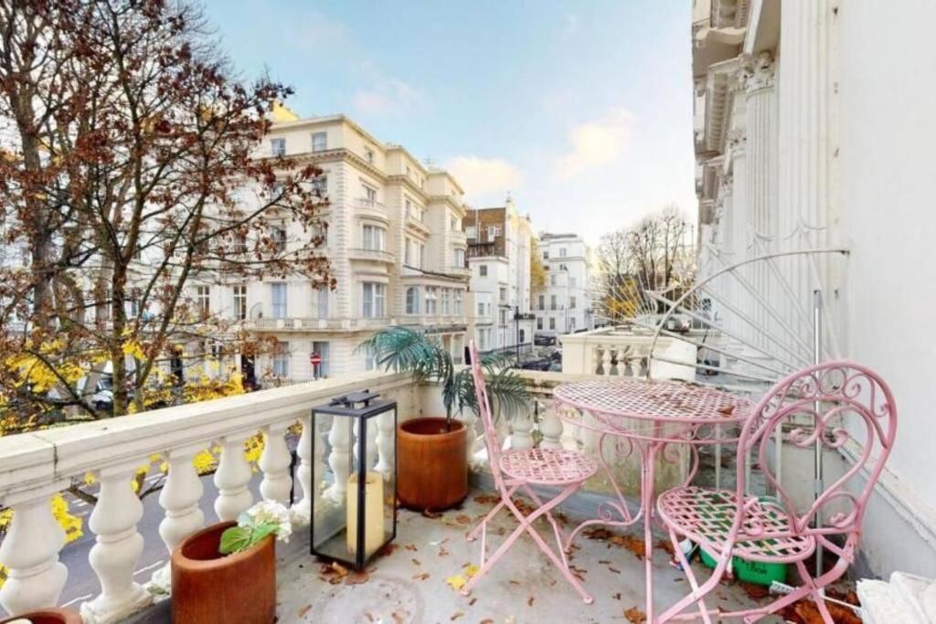 Stunning Hyde Park Home with Private Balcony & Lift Elevator Access