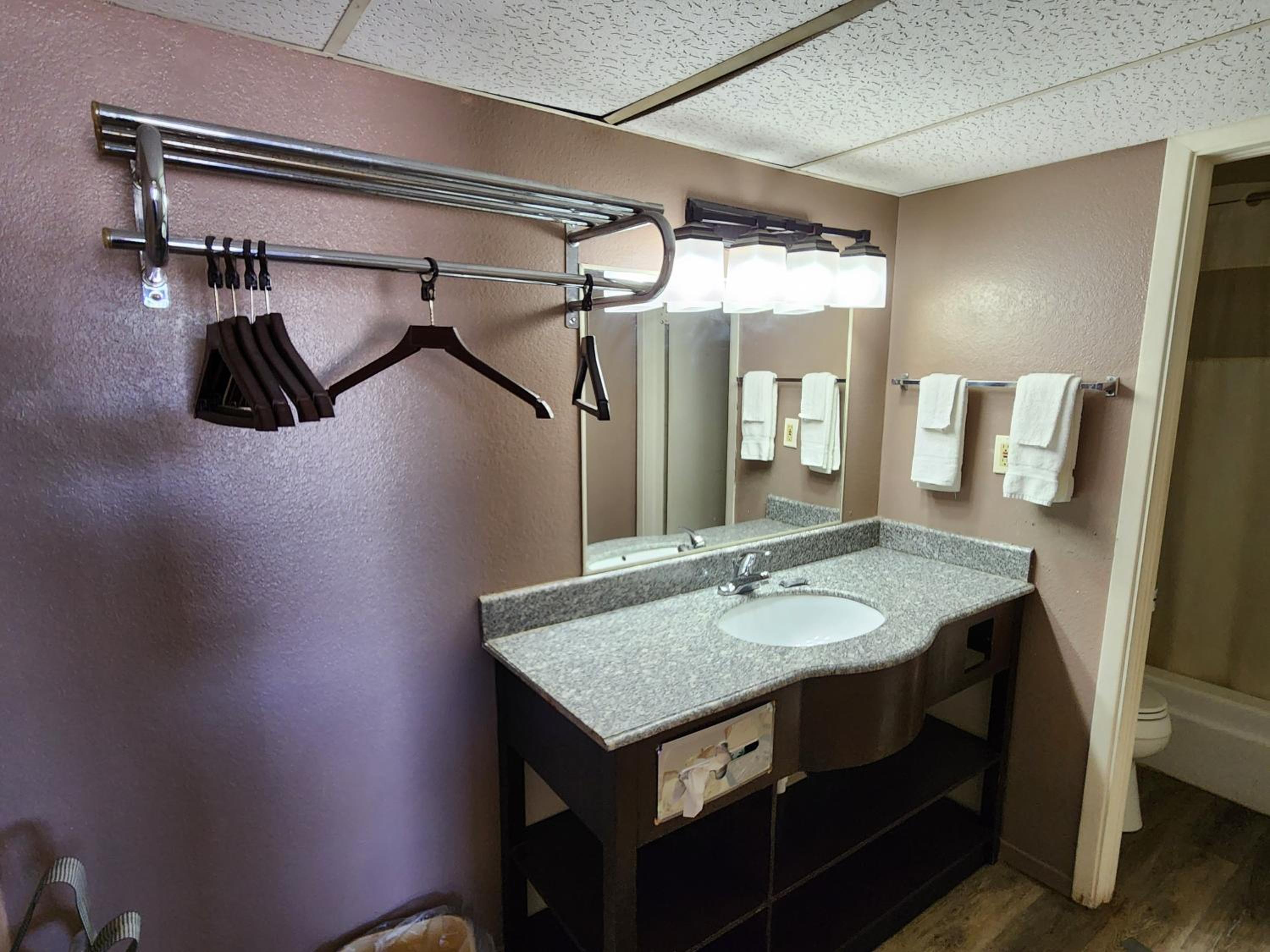 Alamogordo Vacations - Satellite Inn - Property Image 7
