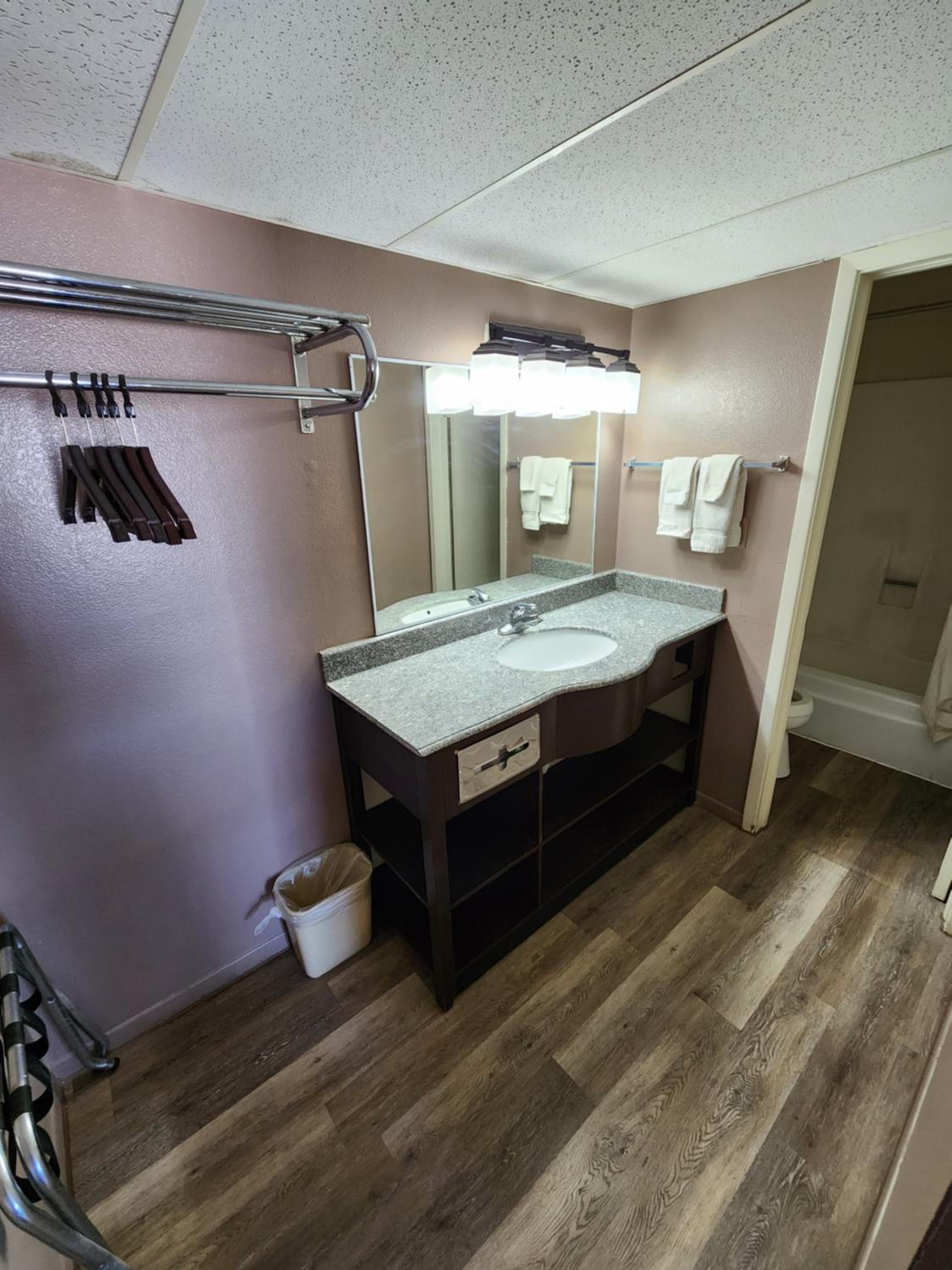 Alamogordo Vacations - Satellite Inn - Property Image 5