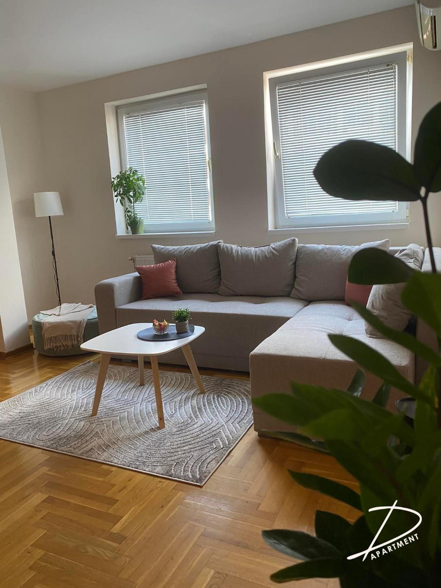 D Apartment FREE private Parking FAST Wi-fi view 3