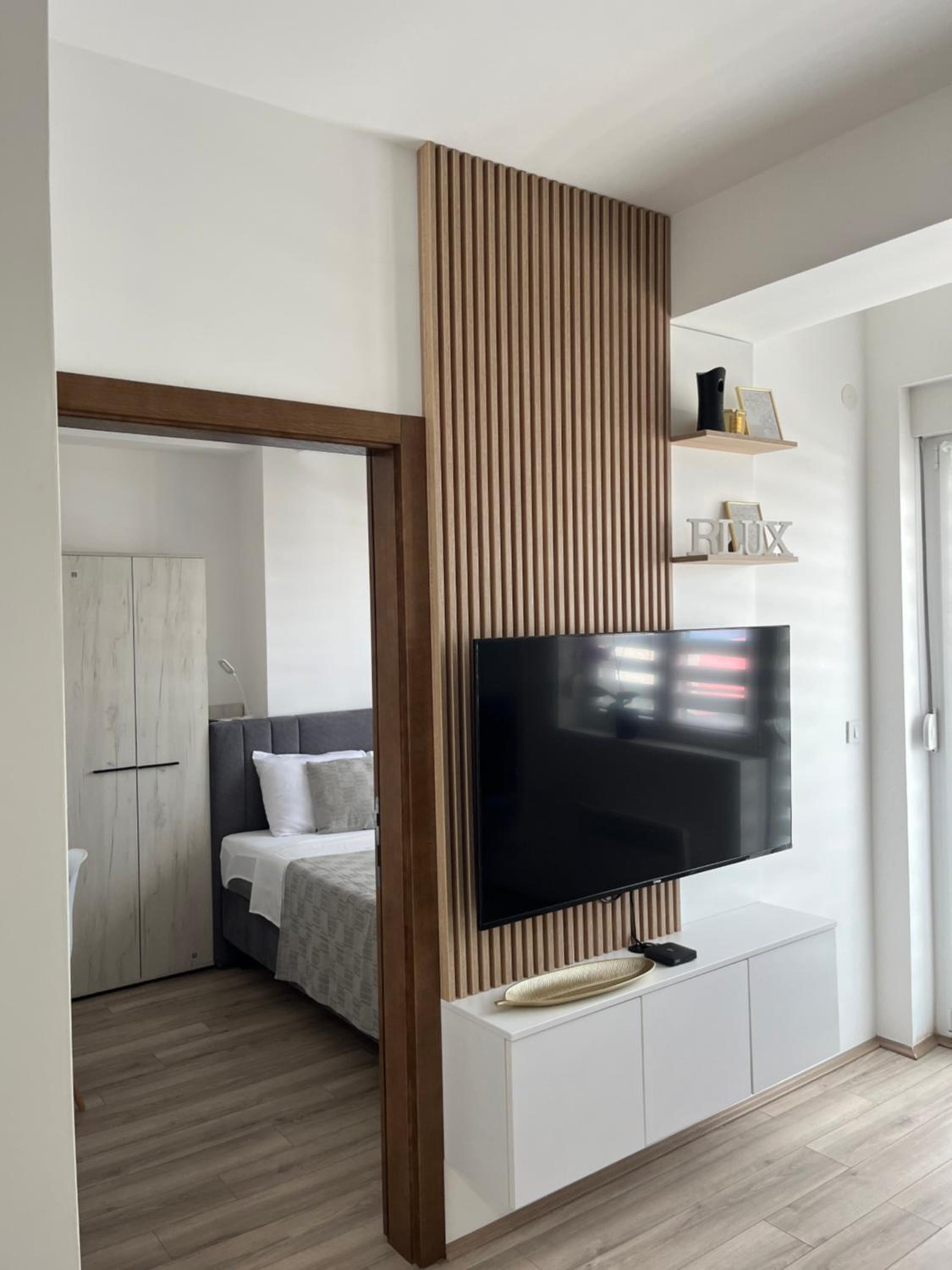 R Lux Apartman Jagodina Akva Park view 5