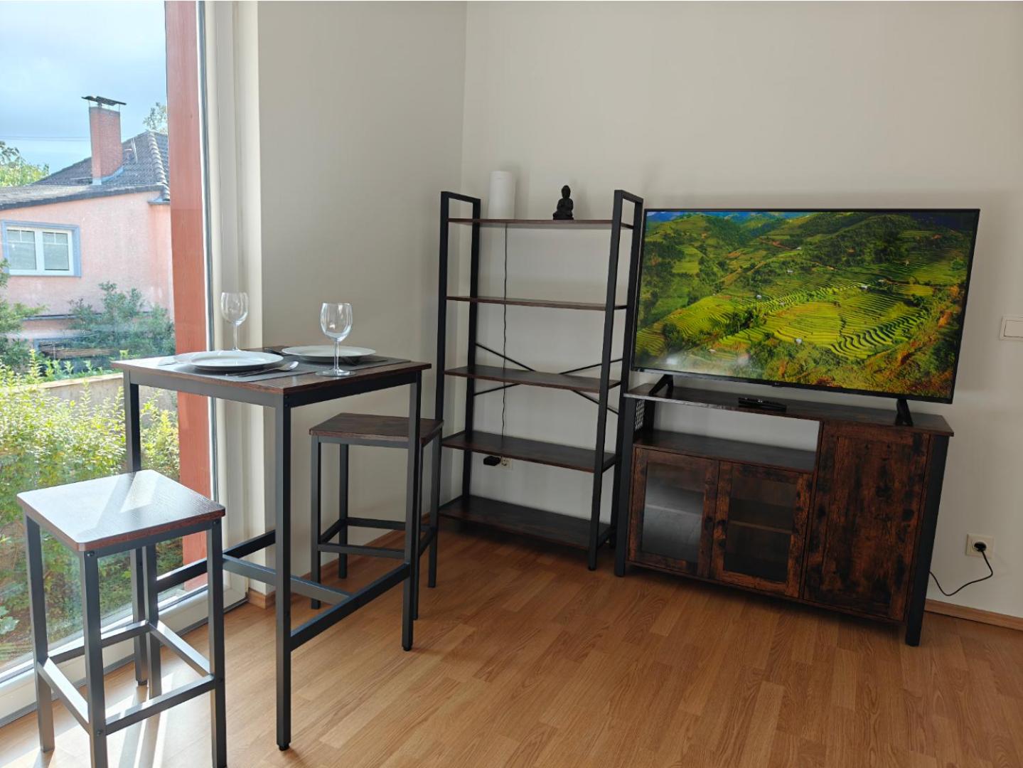 2BR Apartment, Parking, Wi-Fi, TV in Berlin Karow