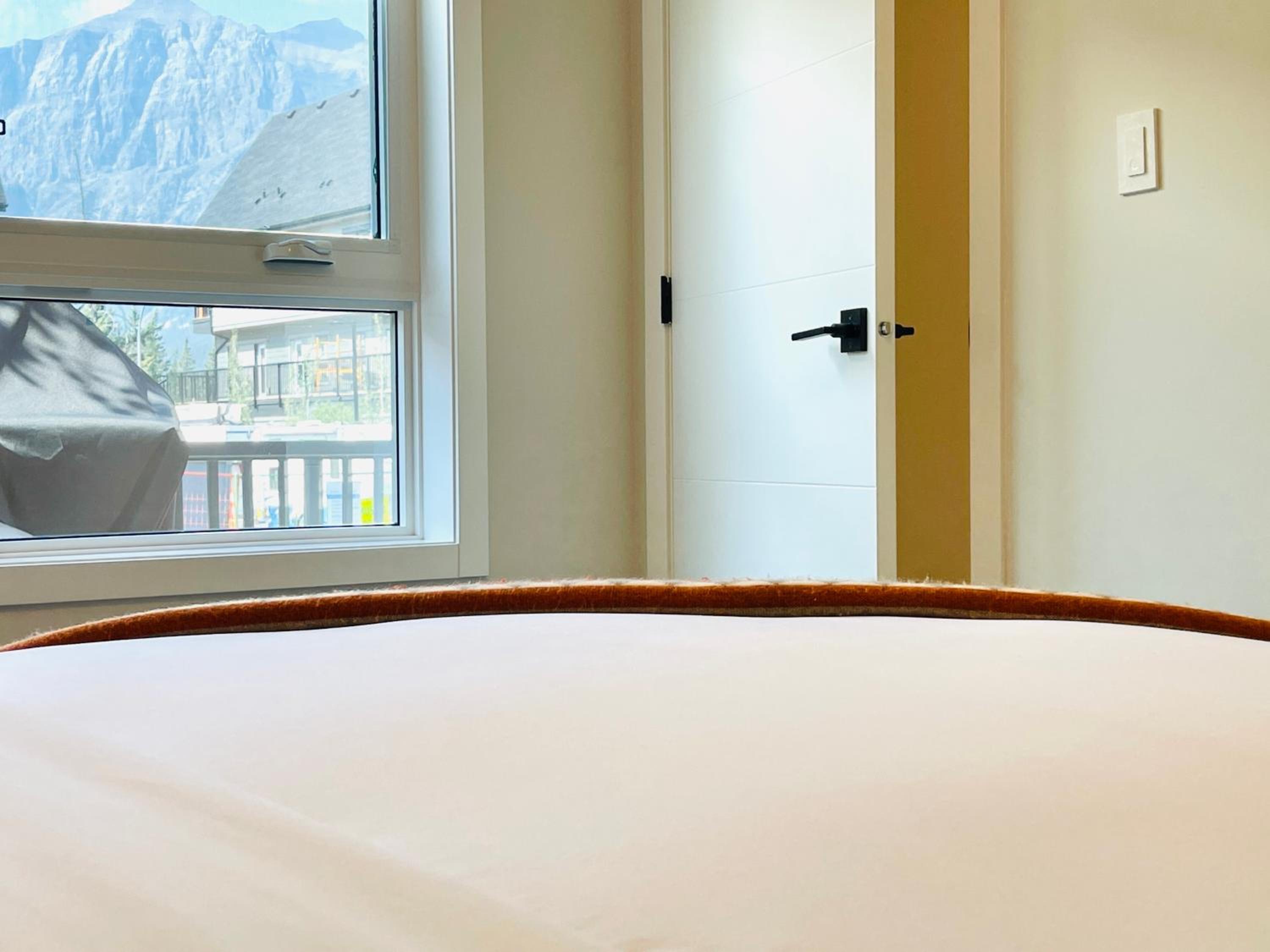 Joe's Contemporary 2 King Bedrooms Vacation Home in Canmore