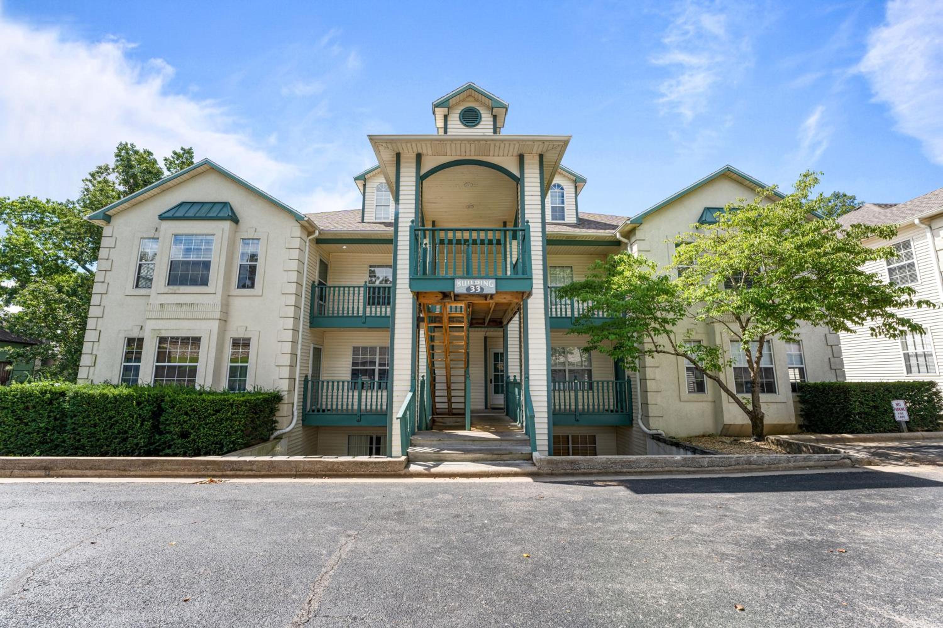 Premiere Pointe condo